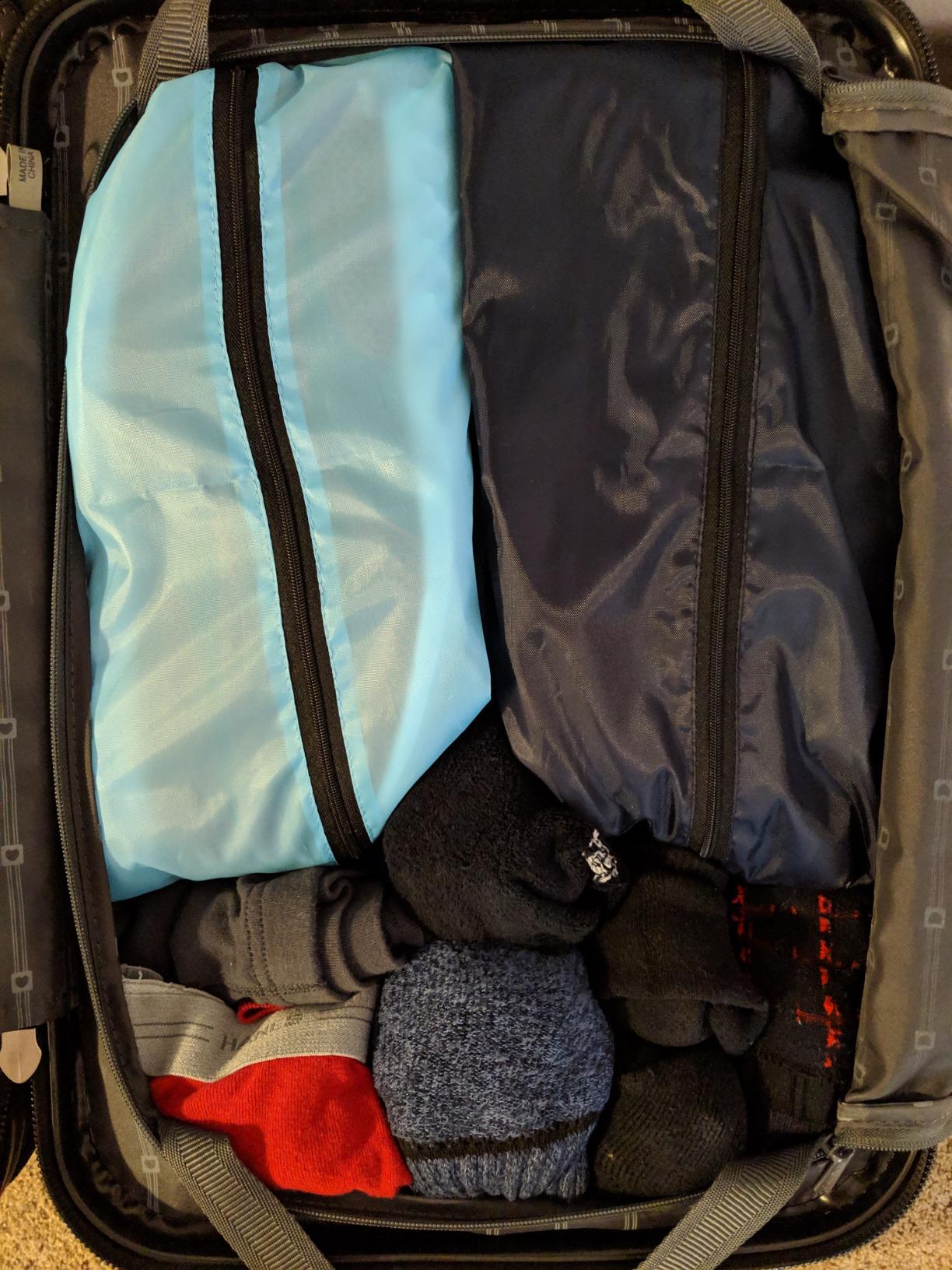 Delsey Paris Helium Aero Hardside Expandable Luggage with Spinner Wheels, Titanium, 3-Piece Set (21/24/28) customer photo 2