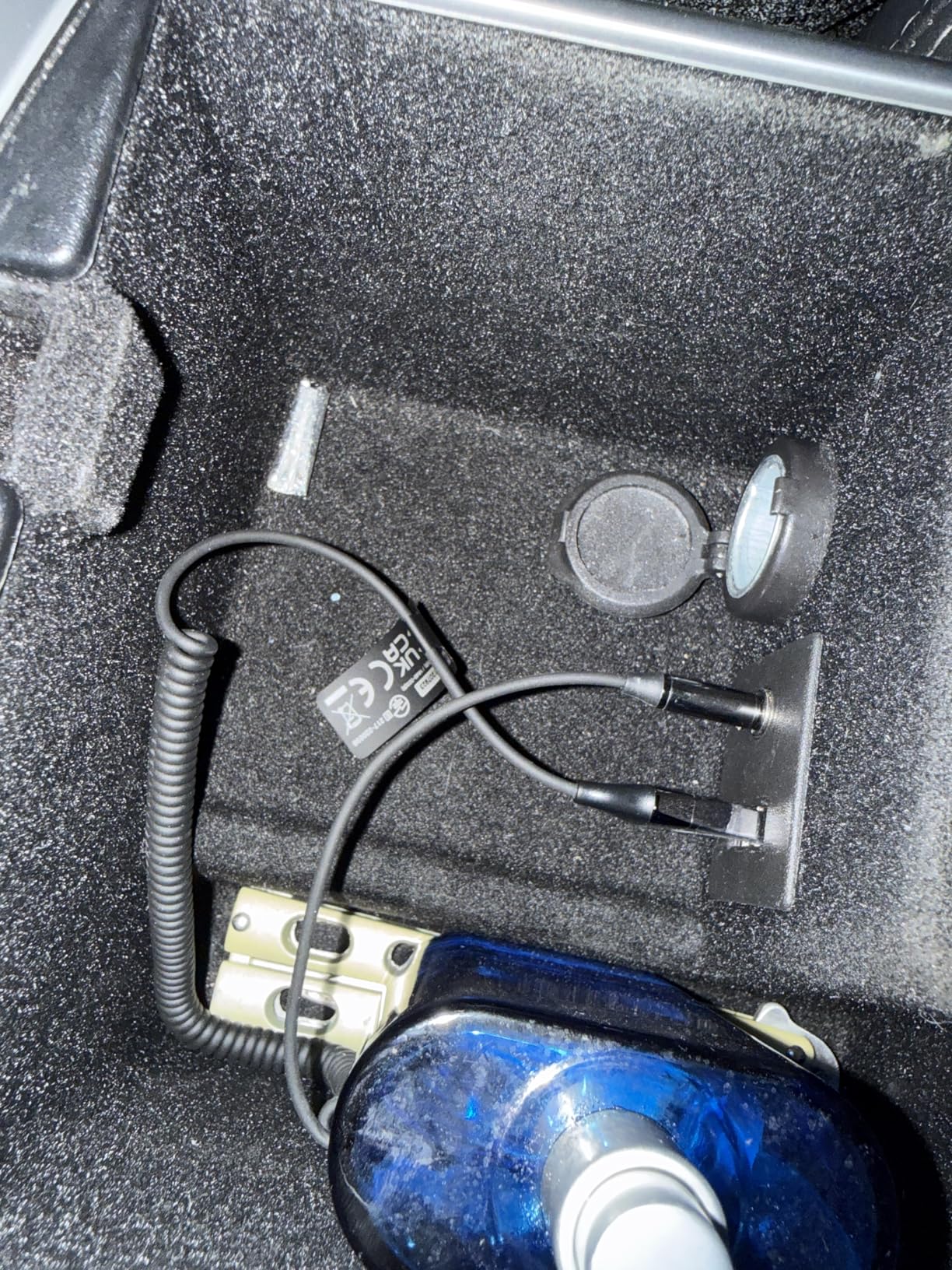 UGREEN Aux to Bluetooth 6.0 Adapter 3.5mm Bluetooth Receiver for Car USB 2.0 to 3.5mm Jack Kit with Built-in Microphone Aux Input for Hands-Free Calls Compatible with Car Speaker and Home Audio customer photo 1