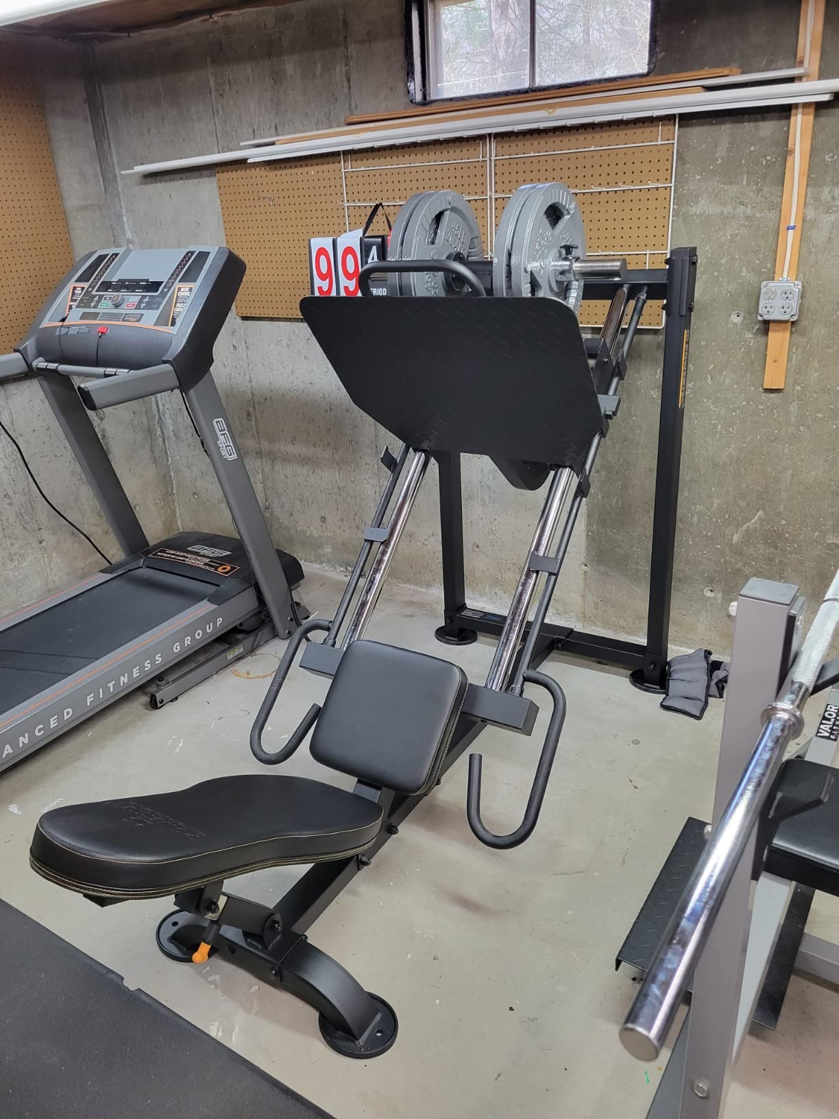 Powertec Leg Press Machine, Black - Professional Exercise Equipment for Home Gym - Heavy Duty Workout Equipment for Full Lower Body Workout - Gym Equipment 1000 LB Weight Capacity customer photo 1