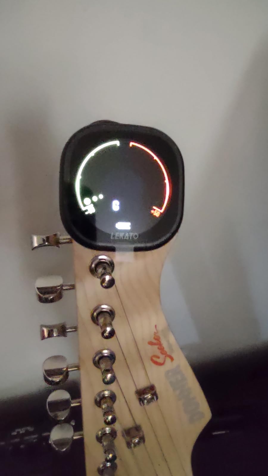LEKATO Guitar Tuner Rechargeable, Tuner Clip On for Guitar, Bass, Chromatic, Ukulele,Violin Tuner, Fast Accuratie Tuning, Super Bright Display to Read, for Professional/Beginners customer photo 1