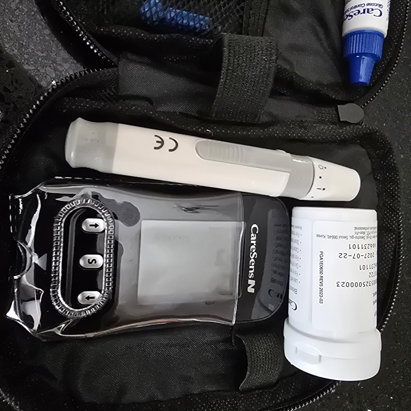 CareSens N Blood Glucose Monitor Kit with 100 Blood Sugar Test Strips, 100 Lancets, 1 Blood Glucose Meter, 1 Lancing Device, 1 Control Solution, Travel Case for Diabetes Testing for Personal Use customer photo 1