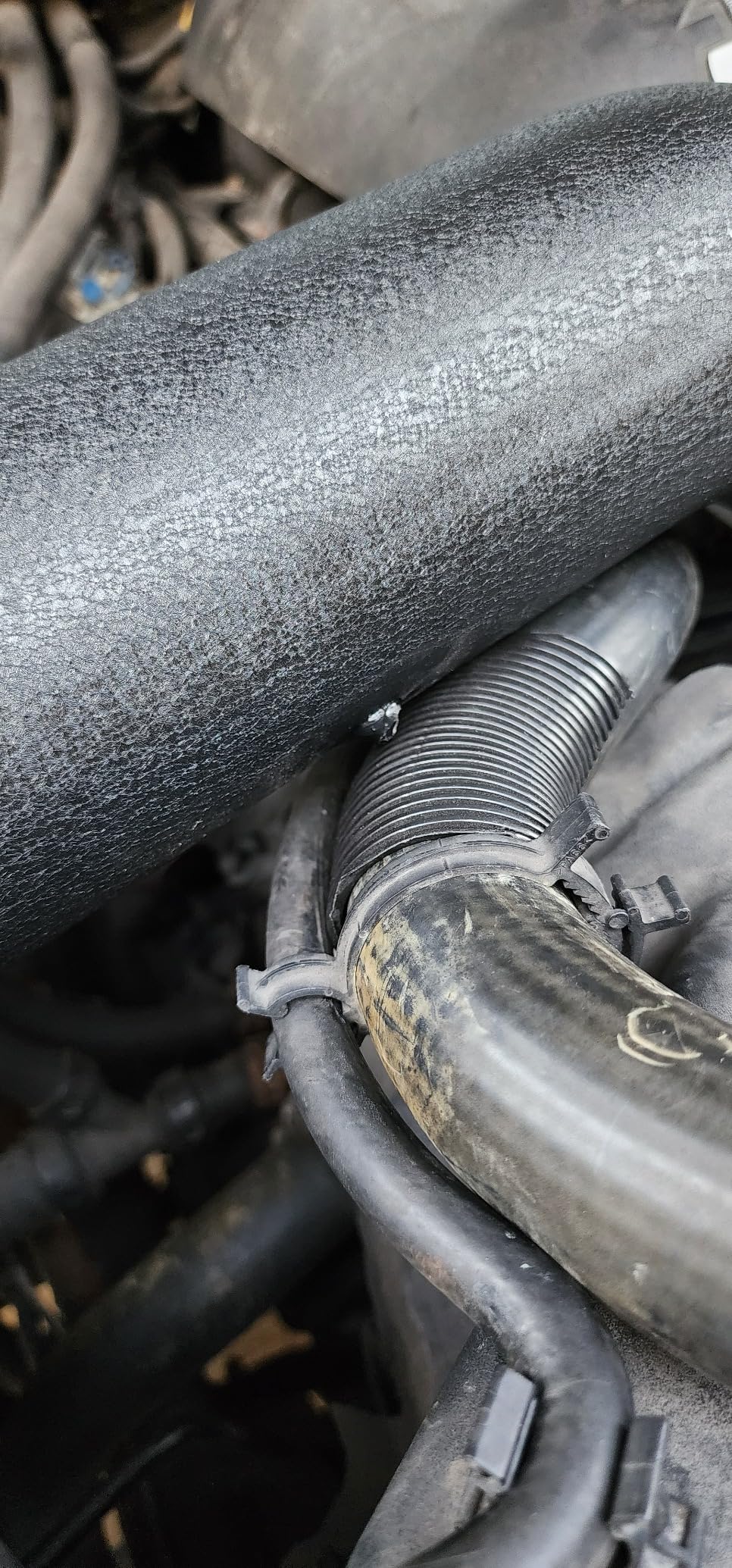 MOOSUN 4 inch Cold Air Intake Black Tube + Heat Shield for 1999-2006 GMC/Chevy V8 4.8L/5.3L/6.0L Silverado 1500/2500/3500 Black customer photo 2