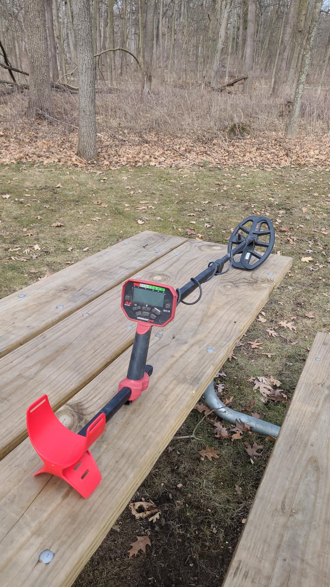 Vanquish 440 Multi-Frequency Pinpointing Metal Detector for Adults with V10 10