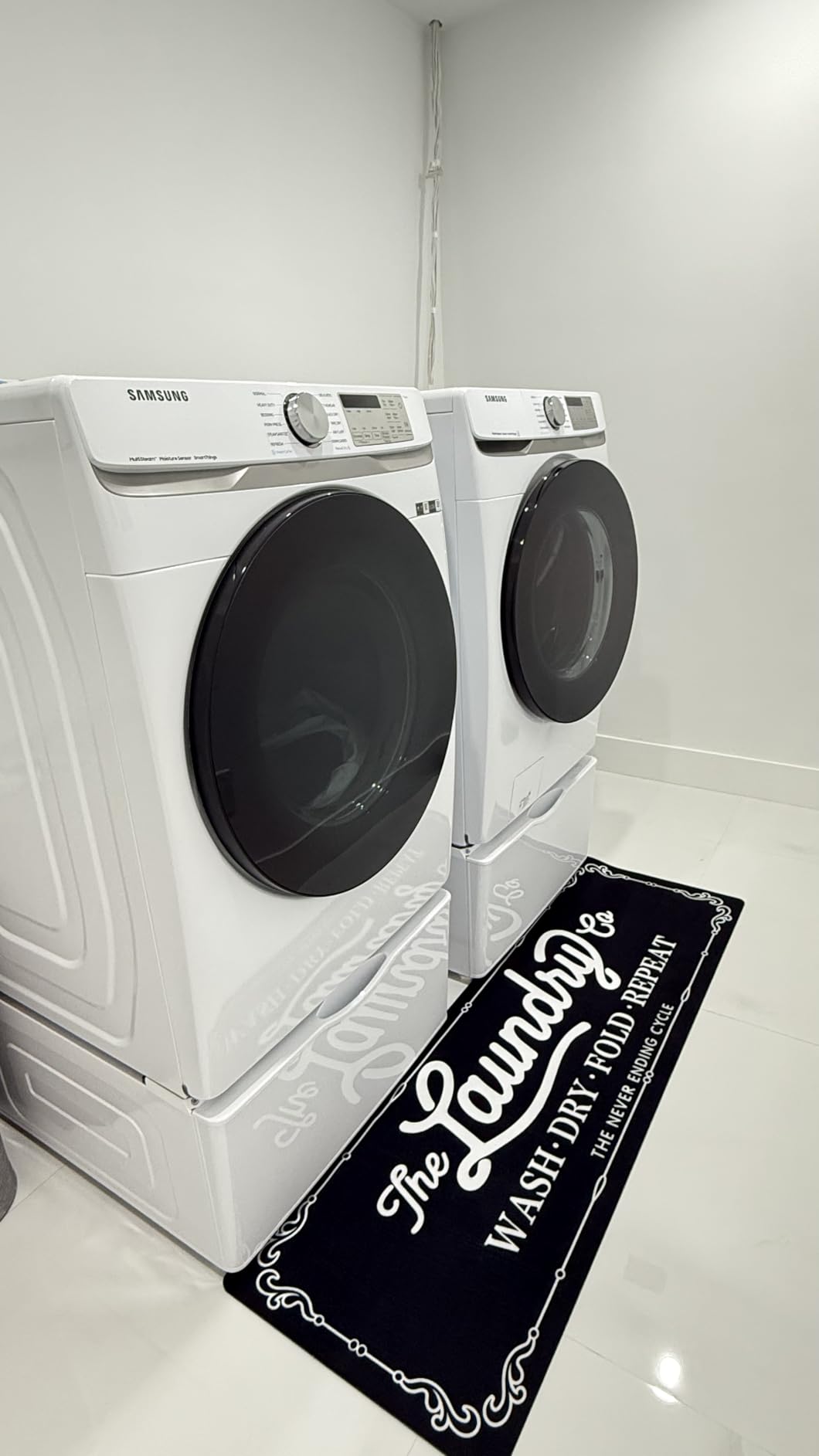 SAMSUNG 27-Inch Washer Dryer Pedestal Stand w/ Pull Out Laundry Storage Drawer, Stainless Steel, WE402NP/A3, Platinum customer photo 1