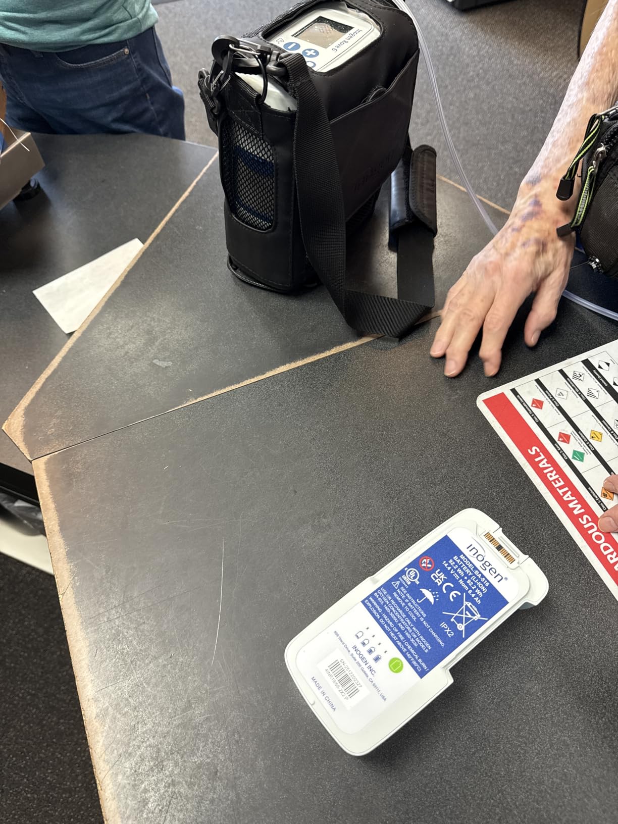 Inogen Extended (16-cell) Battery - for the Inogen One G5/Inogen Rove 6 - Up to 12 hours, 45 minutes of battery life on setting 1-2.18 lbs. customer photo 1