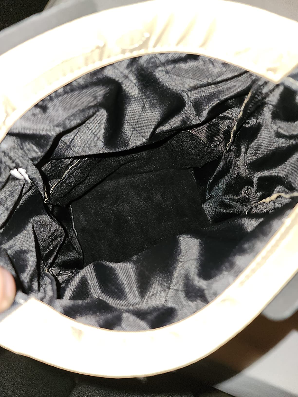 BLACK DIAMOND Mondo Chalk Pot | Stable, Wide-Base Bucket | Magnetic Closure | Large Chalk Storage for Bouldering | REPO Gray customer photo 1