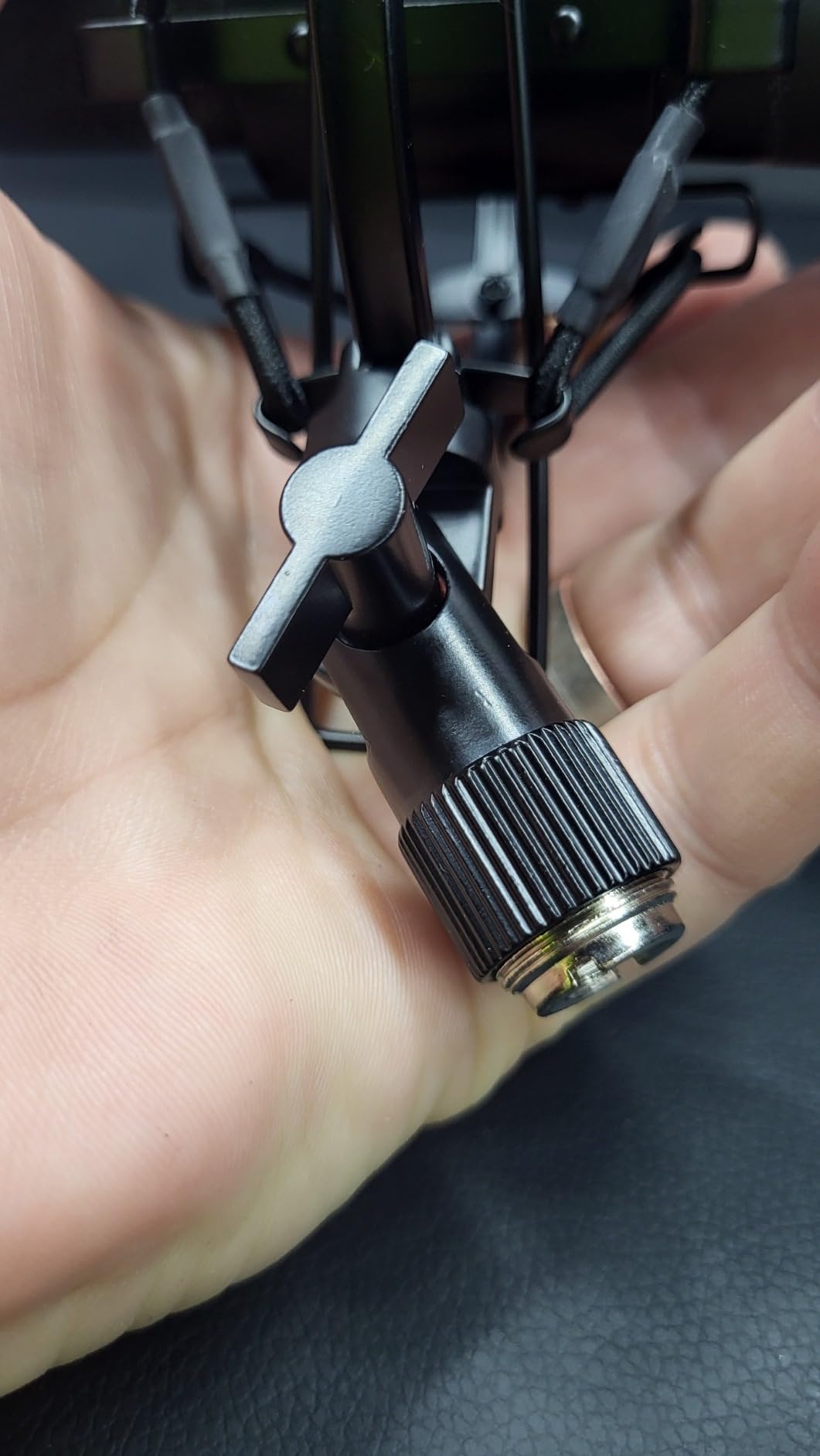 Microphone Shock Mount Holder Clip Mic Anti-Vibration for 22mm-26mm Diameter Dynamic Mic Like Shure SM58 58S SM57 PAG48 Sennheiser E835 E845 AKG D5S Samson Q7 Q8 Behringer Xm8500 customer photo 2