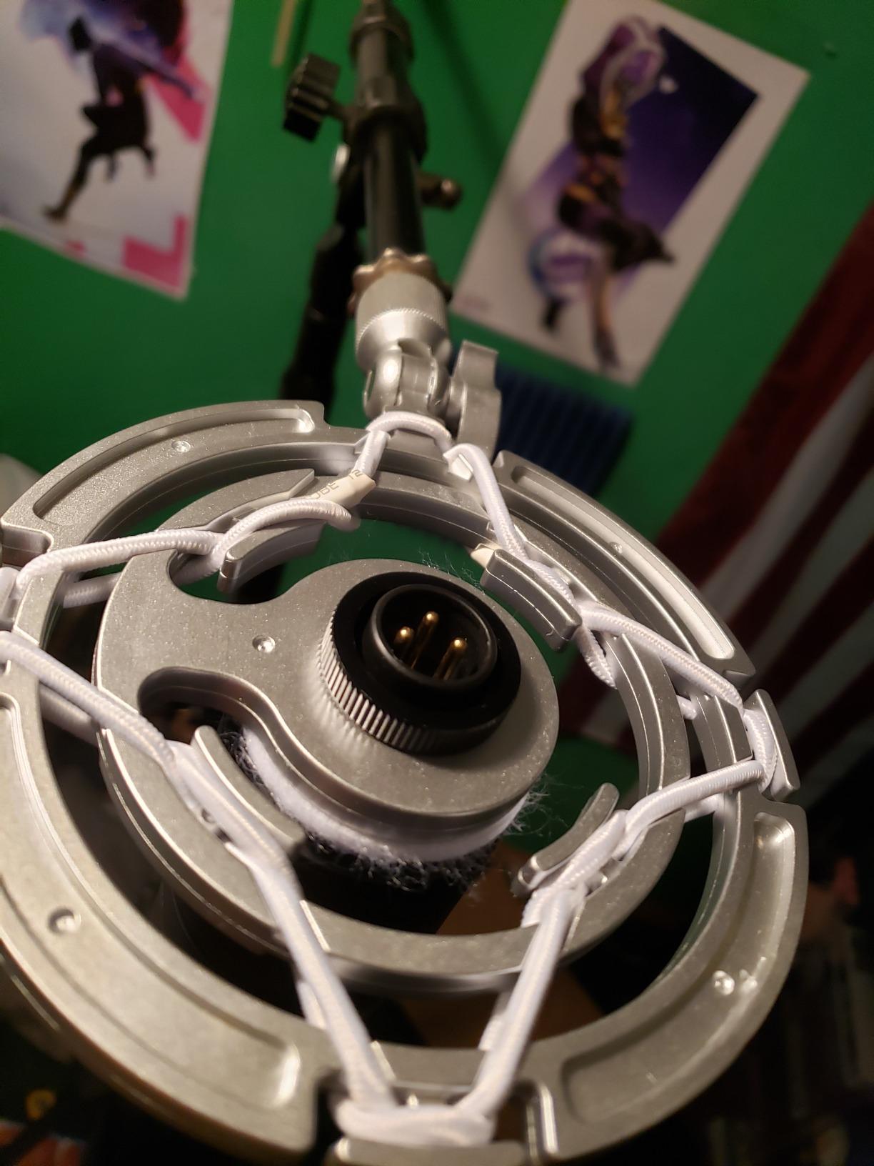 YOUSHARES AT2020 Shock Mount, Microphone Shock Mount Reduces Vibration Noise for Audio Technica AT2020 AT2035 ATR2500 Condenser Mic customer photo 2