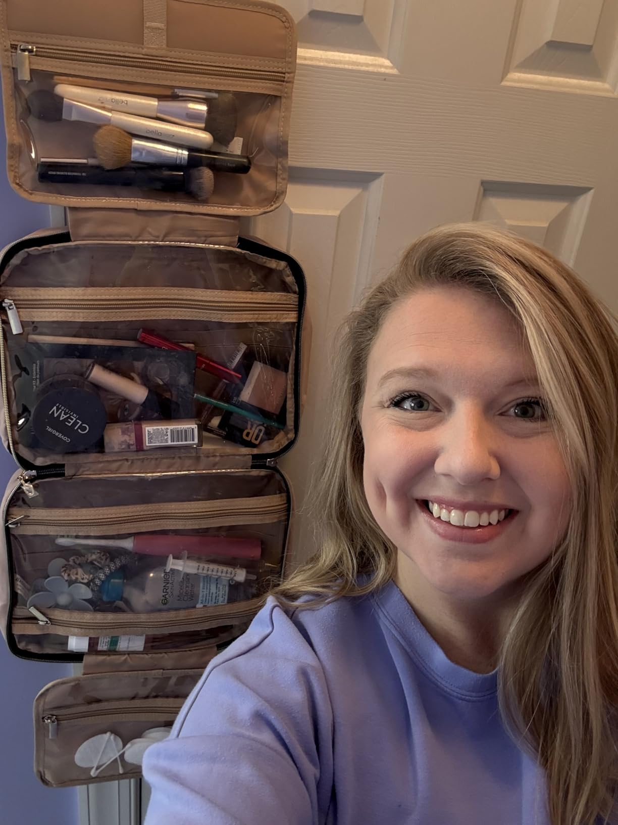 BAGSMART Large Toiletry Bag Travel Bag with Hanging Hook, Water-resistant Makeup Cosmetic Bag Travel Organizer for Accessories, Shampoo, Full Sized Container, Toiletries customer photo 2