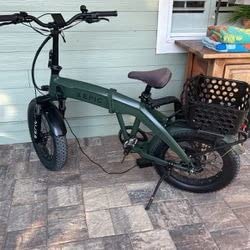 Hollywood Racks Destination 2 Hitch Bike Rack, Transports 2 Bikes up to 35 lbs Each - Lightweight Platform Style Bike Carrier for Car, SUV, or Truck - Secure, Foldable Bicycle Car Racks customer photo 2