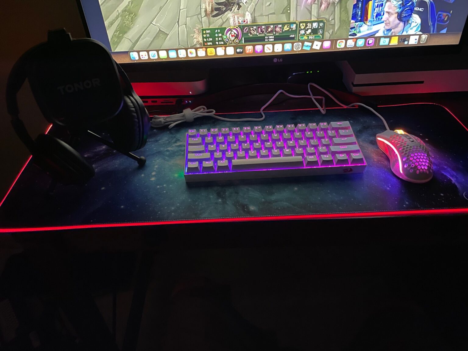12 Best 60 Gaming Keyboards June 2026 Expert Reviews B084JR4G5F Customer 1 1536x1152 