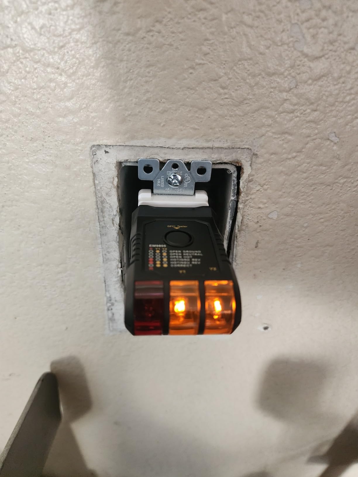 Klein Tools VDV500-705 Wire Tracer Tone Generator and Probe Kit for Ethernet, Internet, Telephone, Speaker, Coax, Video, and Data Cables RJ45, RJ11, RJ12 customer photo 2