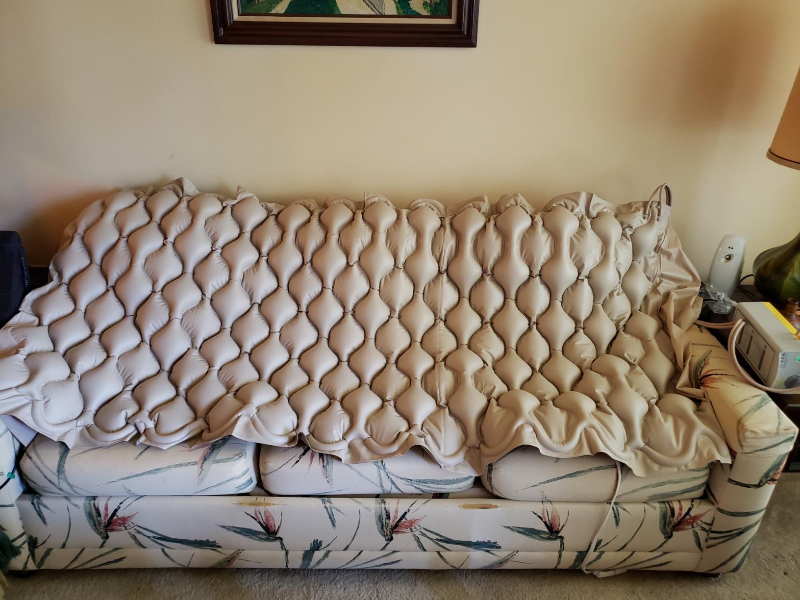 Medical king Alternating Pressure Pad for Hospital Bed Or Home Bed, Includes Electric Quiet Air Pump - Low Air Loss Mattress - Inflatable Comfortable Pads customer photo 1