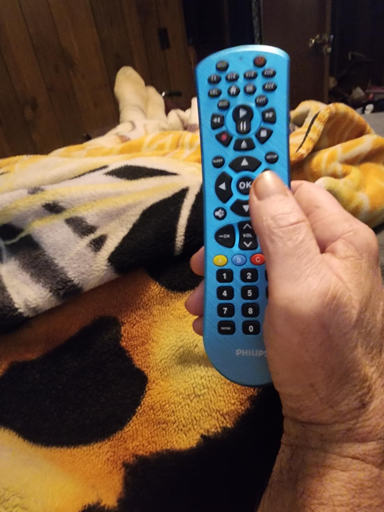 Philips Universal Remote Control, Universal TV Remote Replacement, Samsung TV Remote Control Universal, for Roku Remote Replacement, Vizio, LG, Sony, Apple TV, Smart TVs, 4 Device, Blue, SRP4229B/28 customer photo 1