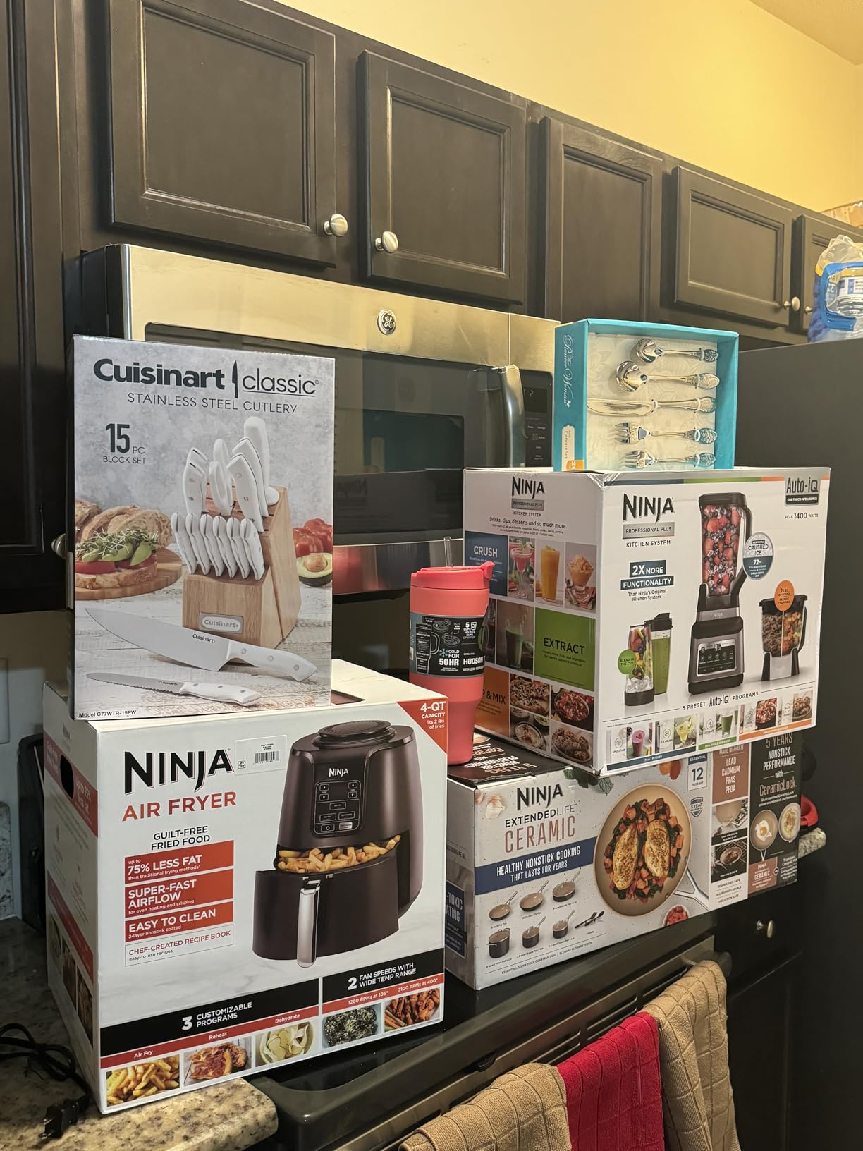 Ninja BN801 Professional Plus Kitchen System, 1400 WP, 5 Functions for Smoothies, Chopping, Dough & More with Auto IQ, 72-oz.* Blender Pitcher, 64-oz. Processor Bowl, (2) 24-oz. To-Go Cups, Grey customer photo 1