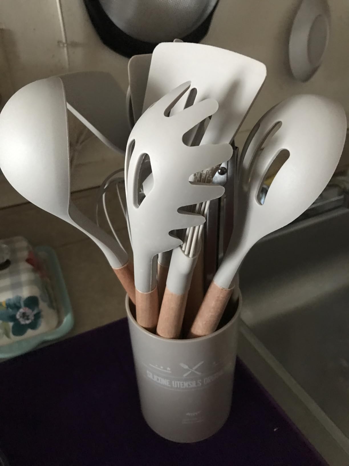 Umite Chef Kitchen Cooking Utensils Set, 33 pcs Non-Stick Silicone Cooking Kitchen Utensils Spatula Set with Holder, Wooden Handle Silicone Kitchen Gadgets Utensil Set (Khaki) customer photo 2