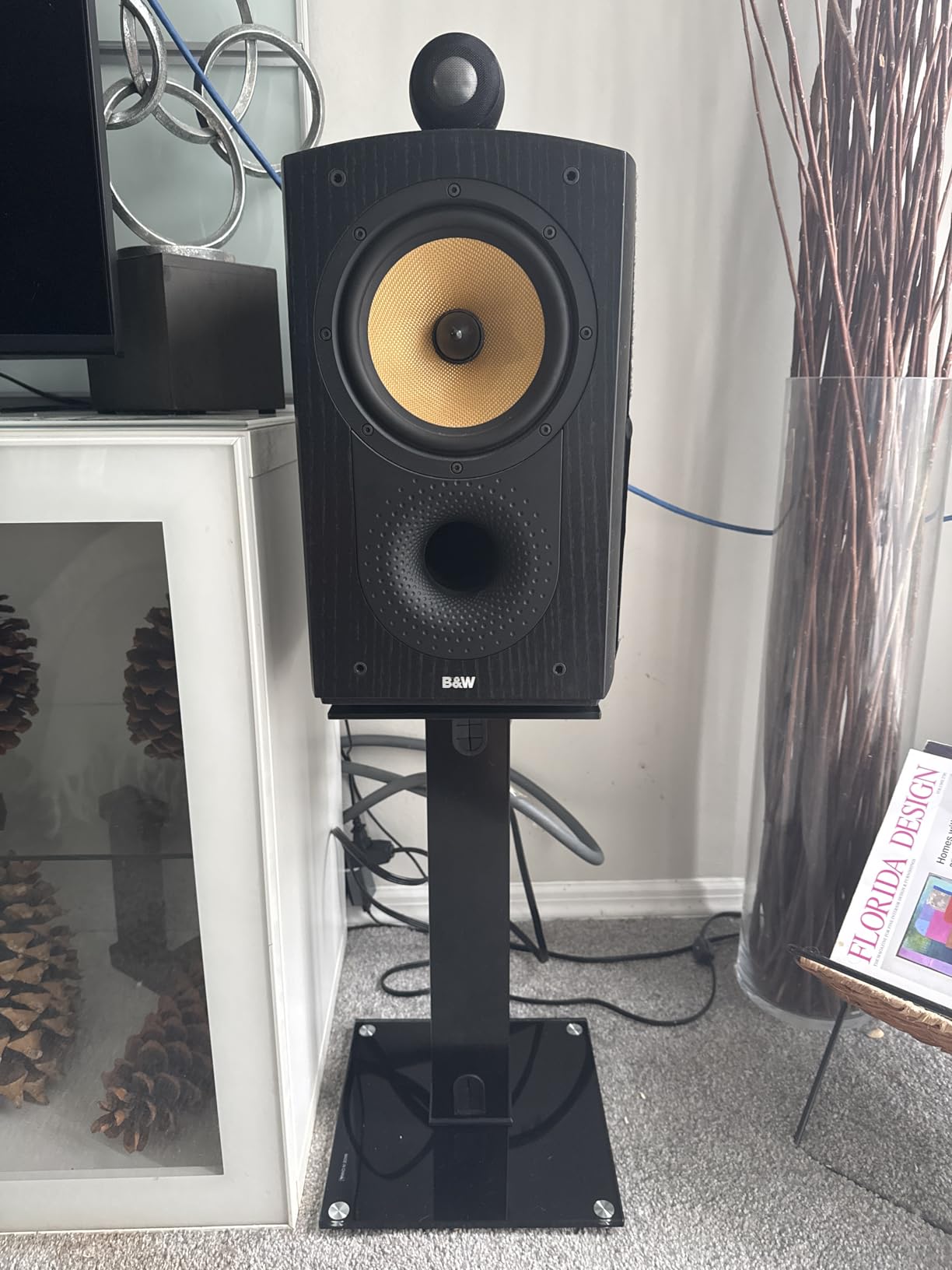 Monoprice Elements Speaker Stand - 18 Inch (Pair) with Cable Management, Strong Tempered Glass Base with Floor Spikes, 139496, Black customer photo 1