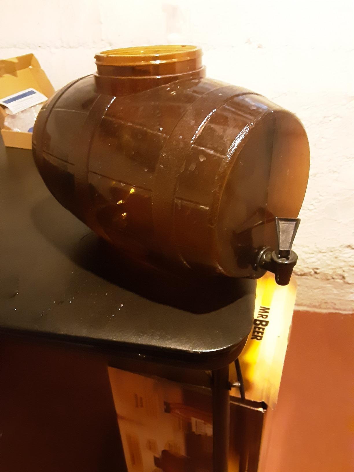 Mr. Beer - Craft Beer Making Kit 4 Gallon Complete DIY Home Brew Set Everything Included, Bottles, Refills Brew in 30 Minutes customer photo 2