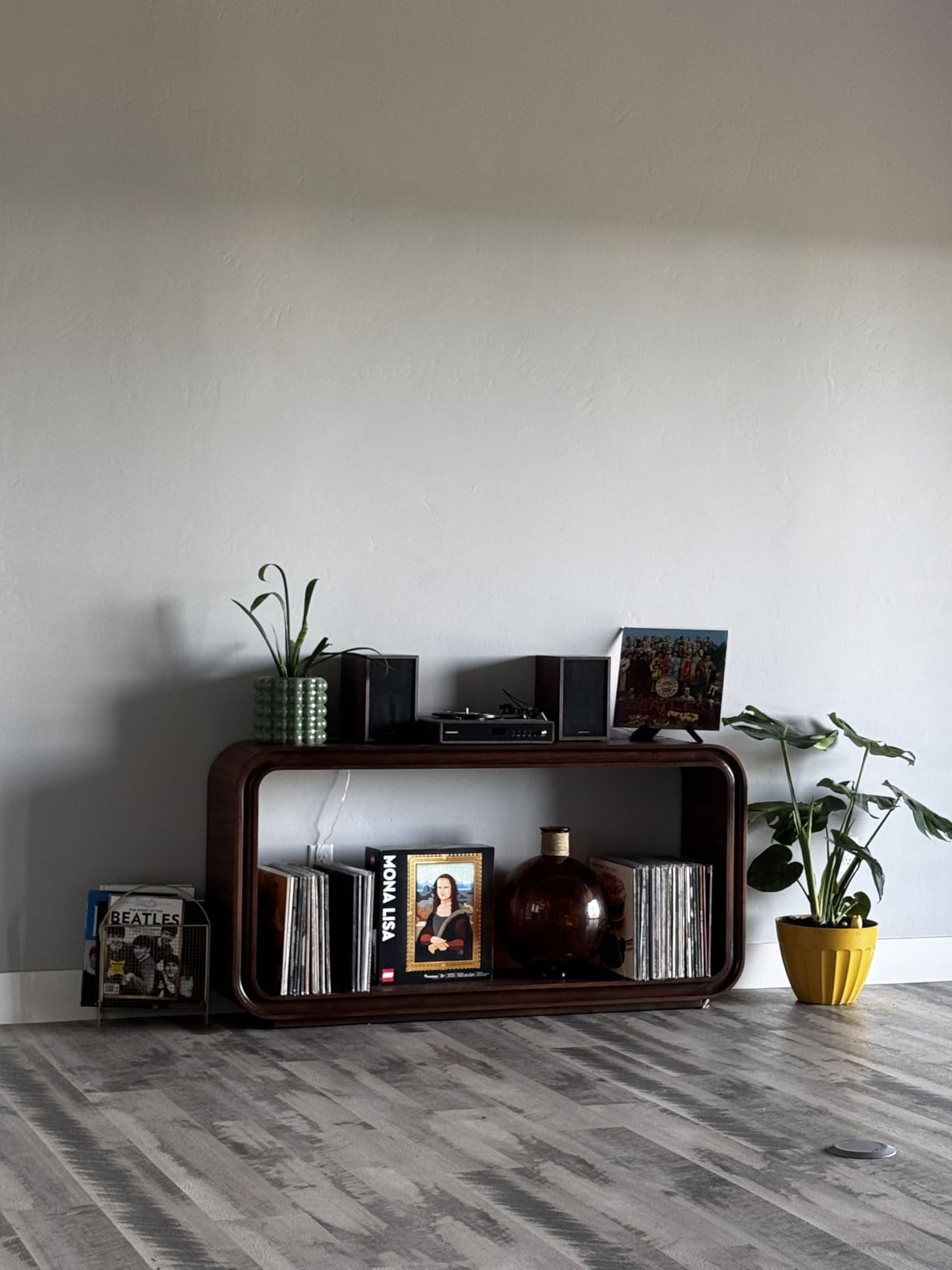 EASEPRES Vinyl Record Holder Storage, 9 Slot Metal Magazine Book Album Display Rack, Stylish Triangle Desktop File Sorter Organizer for Home Office, Black customer photo 1