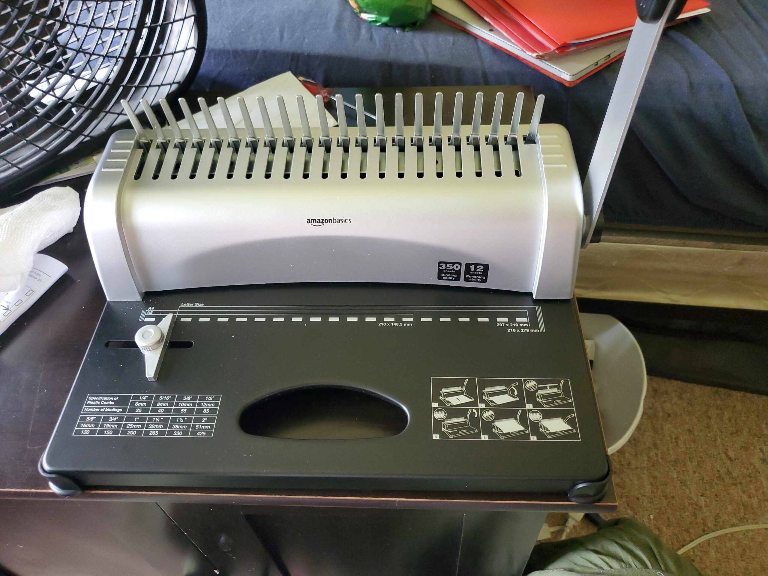 Amazon Basics Comb Binding Machine, 350 Sheets Capacity customer photo 2