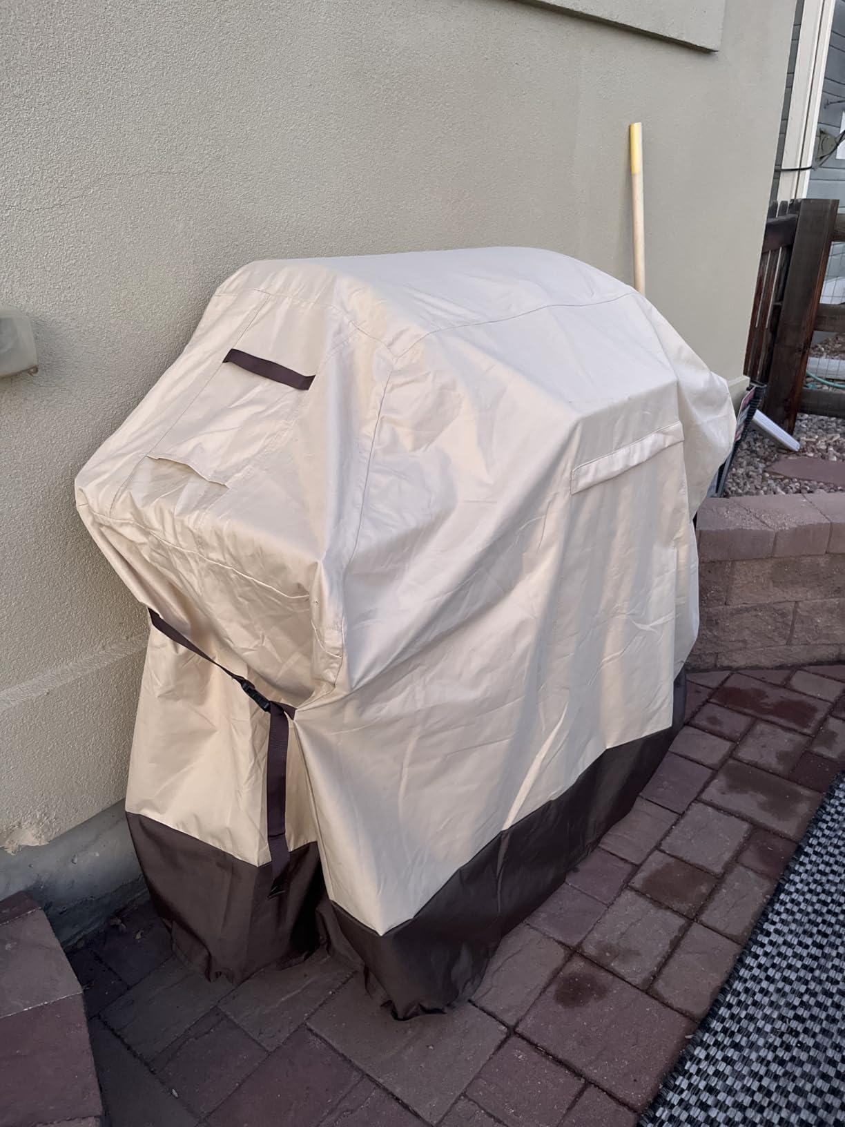 Vailge Grill Cover, 58-inch Waterproof BBQ Cover, 600D Heavy Duty Gas Grill Cover, UV & Dust & Rip & Fading Resistant, Suitable for Weber, Brinkmann, Char Broil Grills and More, Beige customer photo 2