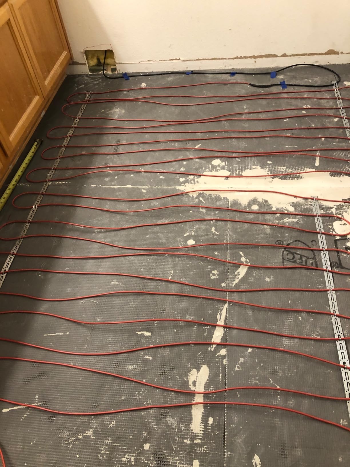 LuxHeat 30sqft Floor Heating Cable Kit - 120v Heated Floor Kit for Tile - Heated Flooring System Includes UDG4 Programmable Thermostat w/GFCI, Electric Heating Cable, Strapping, Sensor & Alarm customer photo 1