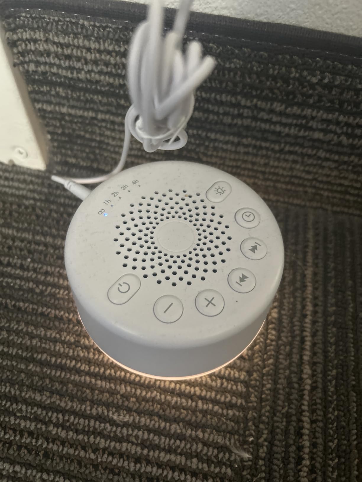 Sound Machine Easysleep White Noise Machine with 25 Soothing Sounds and Night Lights with Memory Function 32 Levels of Volume and 5 Sleep Timer Powered by AC or USB for Sleeping Relaxation (White) customer photo 2