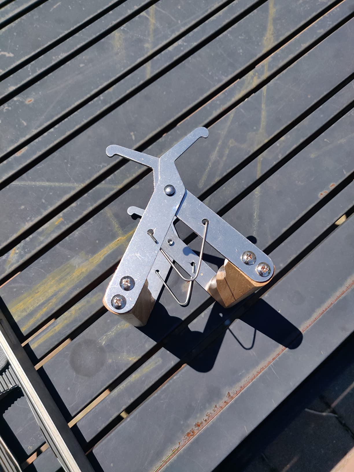 Honey Lake Bee Smoker Kit, Bee Smoker for Beekeeping Included Bee Hive Smoker with 54Pcs Bee Smoker Pellets, 2 Bee Hives Tools, Frame Holder Grip, Uncapping Fork, Beekeeping Supplies for Beekeeper customer photo 2