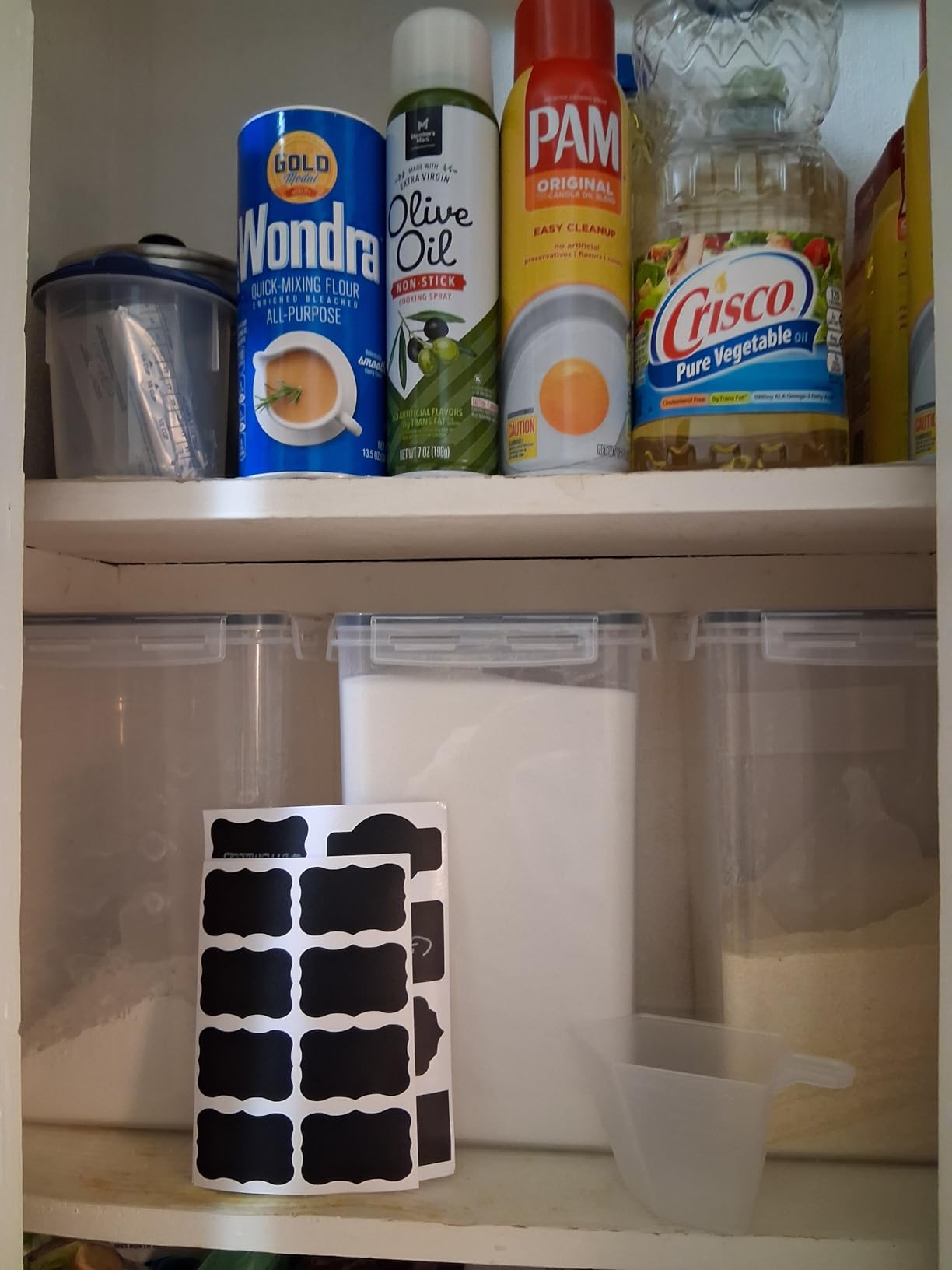 Vtopmart 4 PCS Large Food Storage Containers 5.2L / 175oz, 4 Pieces BPA Free Plastic Airtight Canisters for Flour, Sugar, Baking Supplies, Rice with Lids, 4 Measuring Cups and 24 Labels, Black customer photo 2