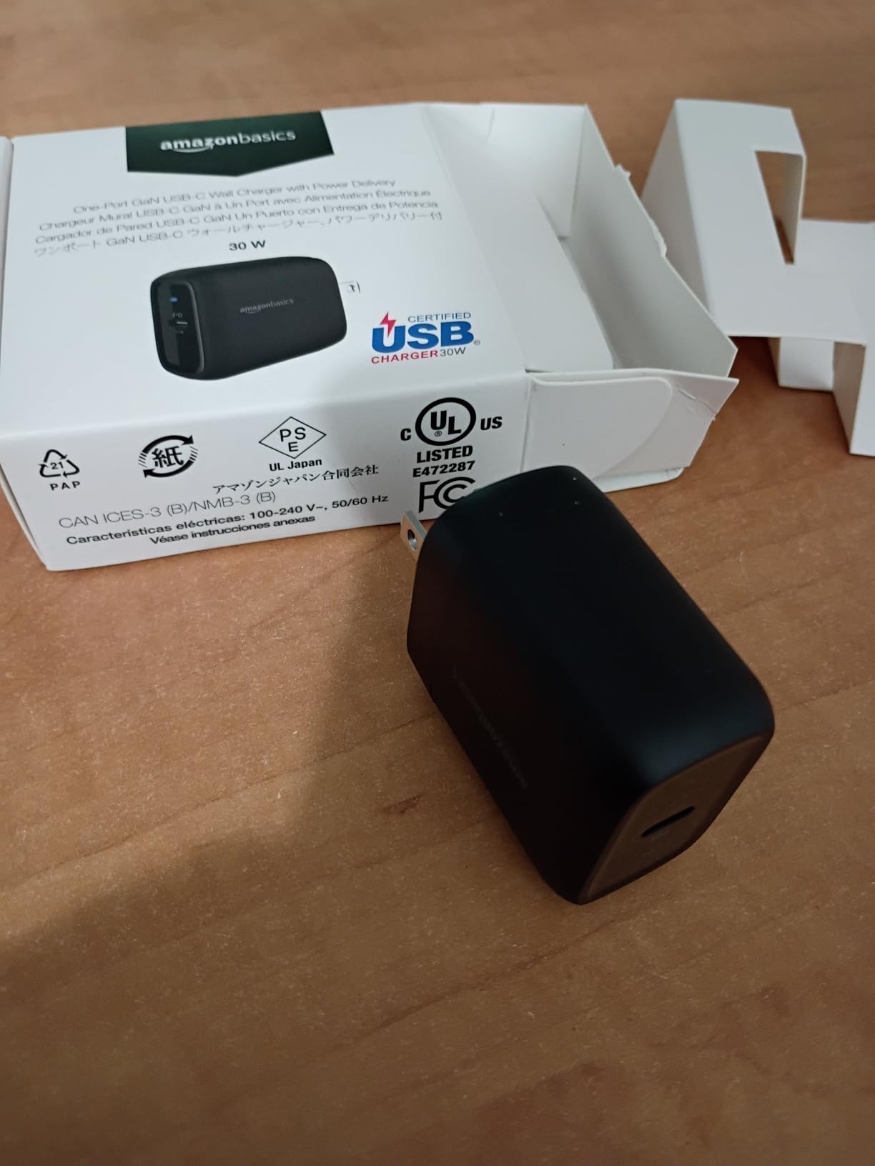 Amazon Basics 30W One-Port Foldable GaN USB-C Wall Charger with Power Delivery PD for Tablets & Phones (iPhone 16/15/14/13/12/11/X, iPad, Samsung, and More), Compact Travel Charger, Non-PPS, Black customer photo 1