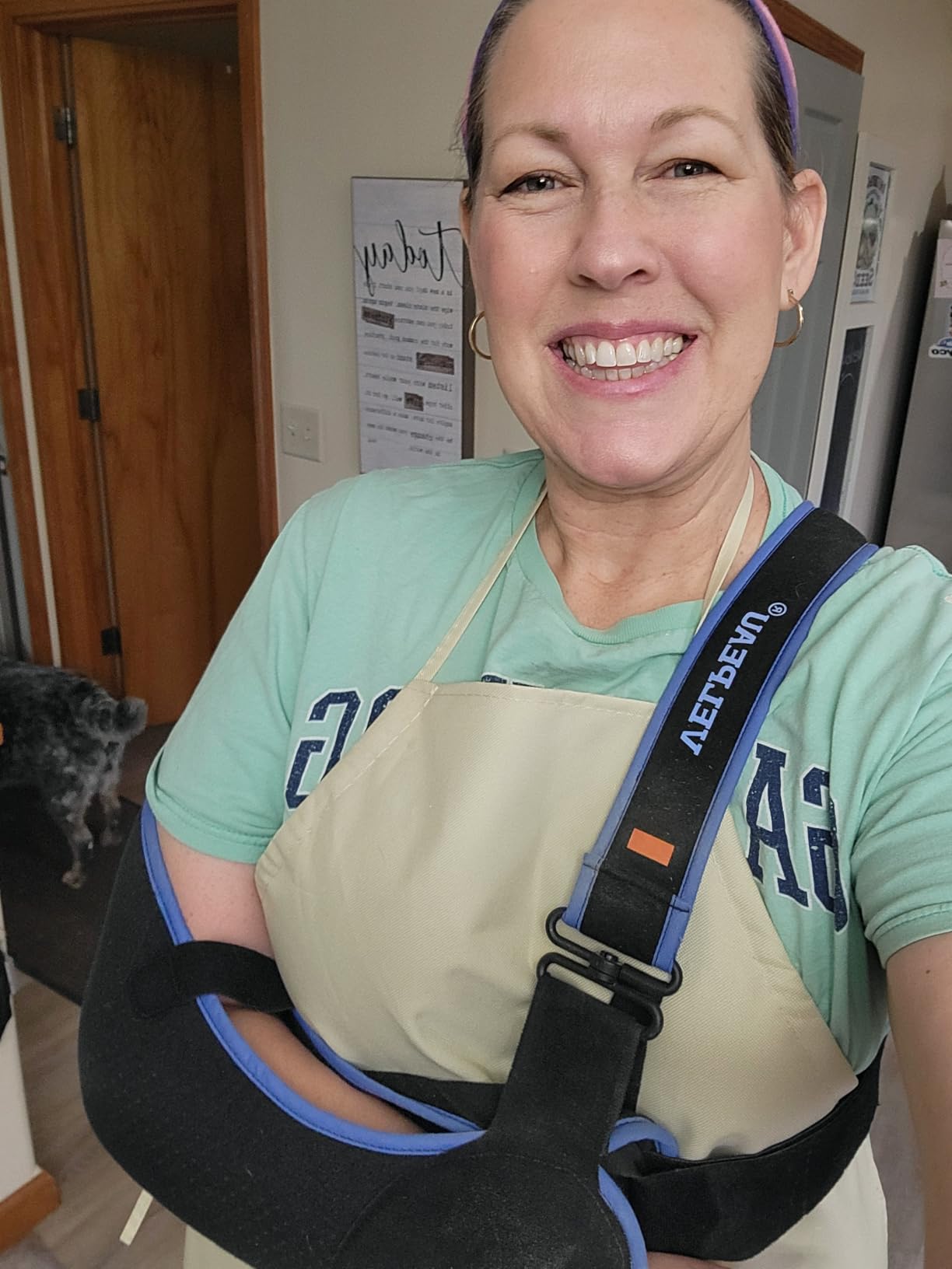 Velpeau Arm Sling Shoulder Immobilizer for Women and Men, fit Left or Right Arm - Rotator Cuff Support Brace - Medical Sling for Shoulder, Clavicle, Elbow Injury (Comfort type, Large: Bust 33.5-41) customer photo 1