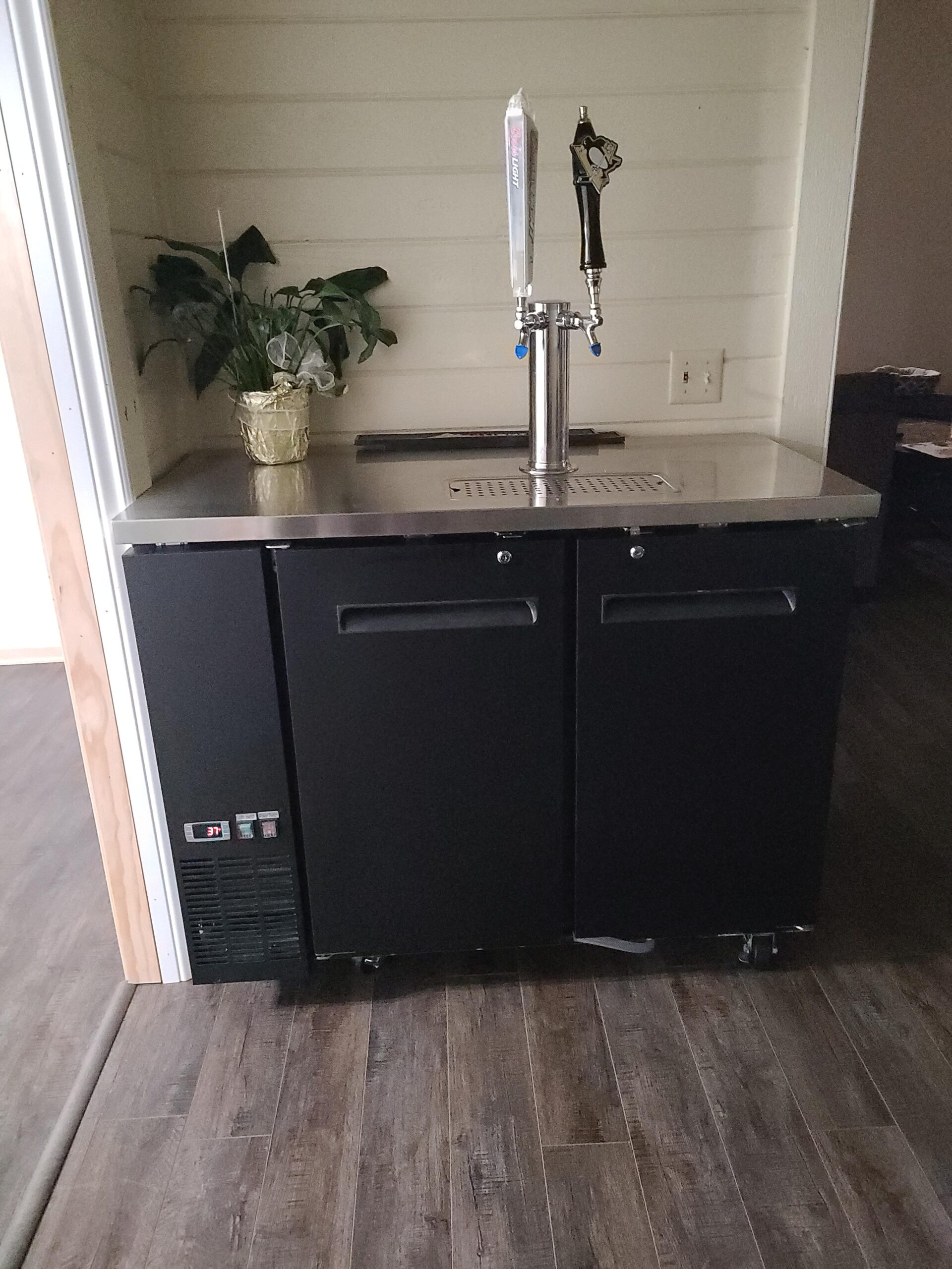 PEAKCOLD 2 Door Commercial Beer Dispenser - Double Tap Keg Cooler - Kegerator customer photo 1