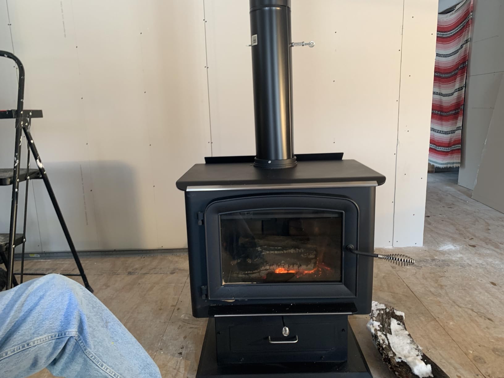 Ashley 2,000 Sq Ft 89,000 BTU Wood Burning stove, EPA Certified, Black customer photo 1