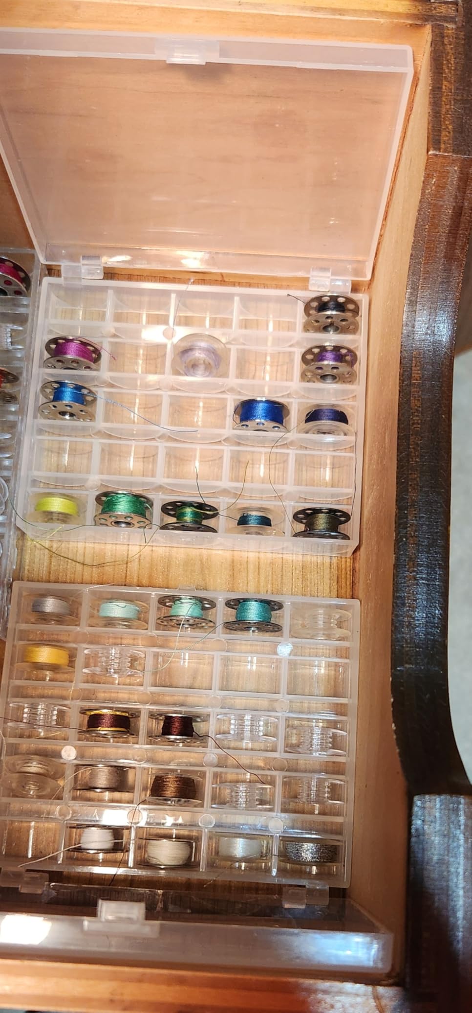 Bobbin Box, Machine Bobbin Organizer Plastic Case, Transparent 25 Slots Empty Bobbins Spools Box, Sewing Craft Plastic Case Storage Box for Sewing Machine customer photo 2