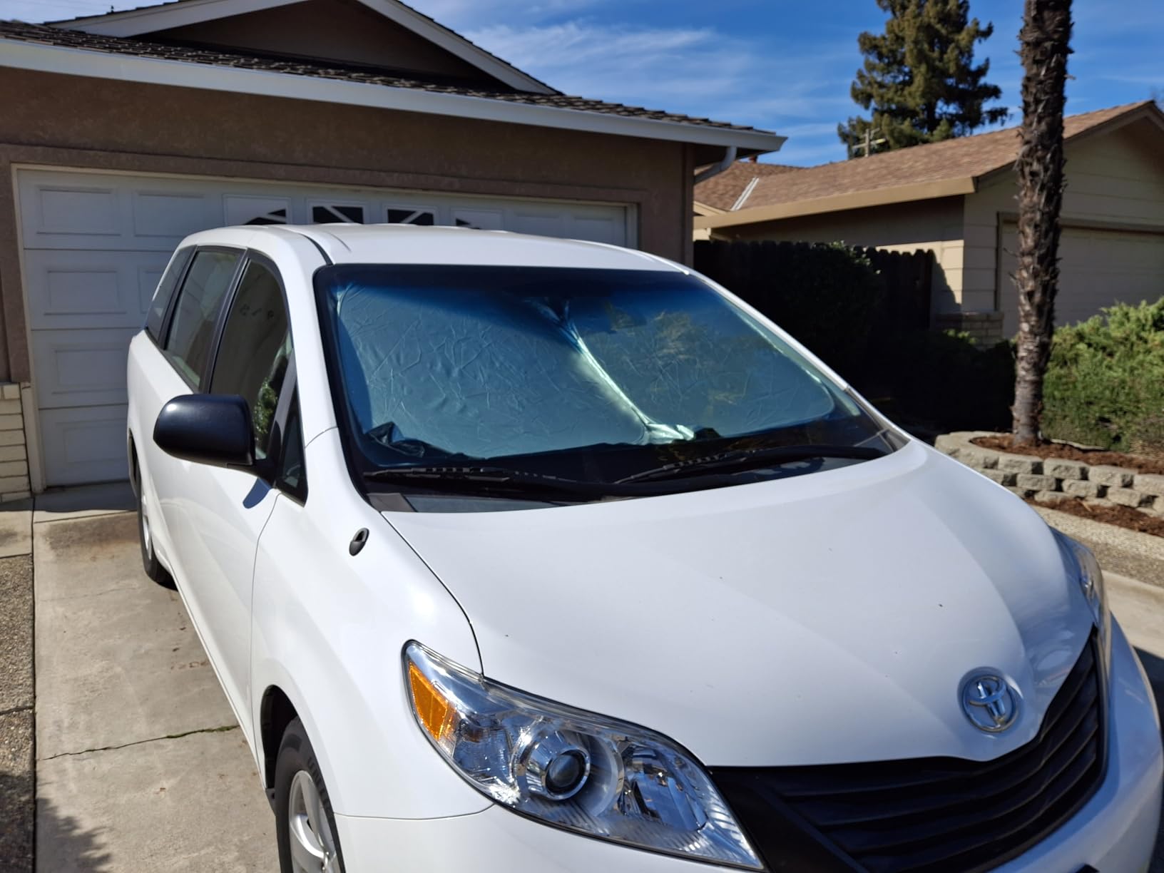 KUST Windshield Sun Shade for Toyota RAV4 2019-2022 2023 2024 2025 2026 Window Accessories Shade Sun Visor Cover Foldable Block UV Rays customer photo 2