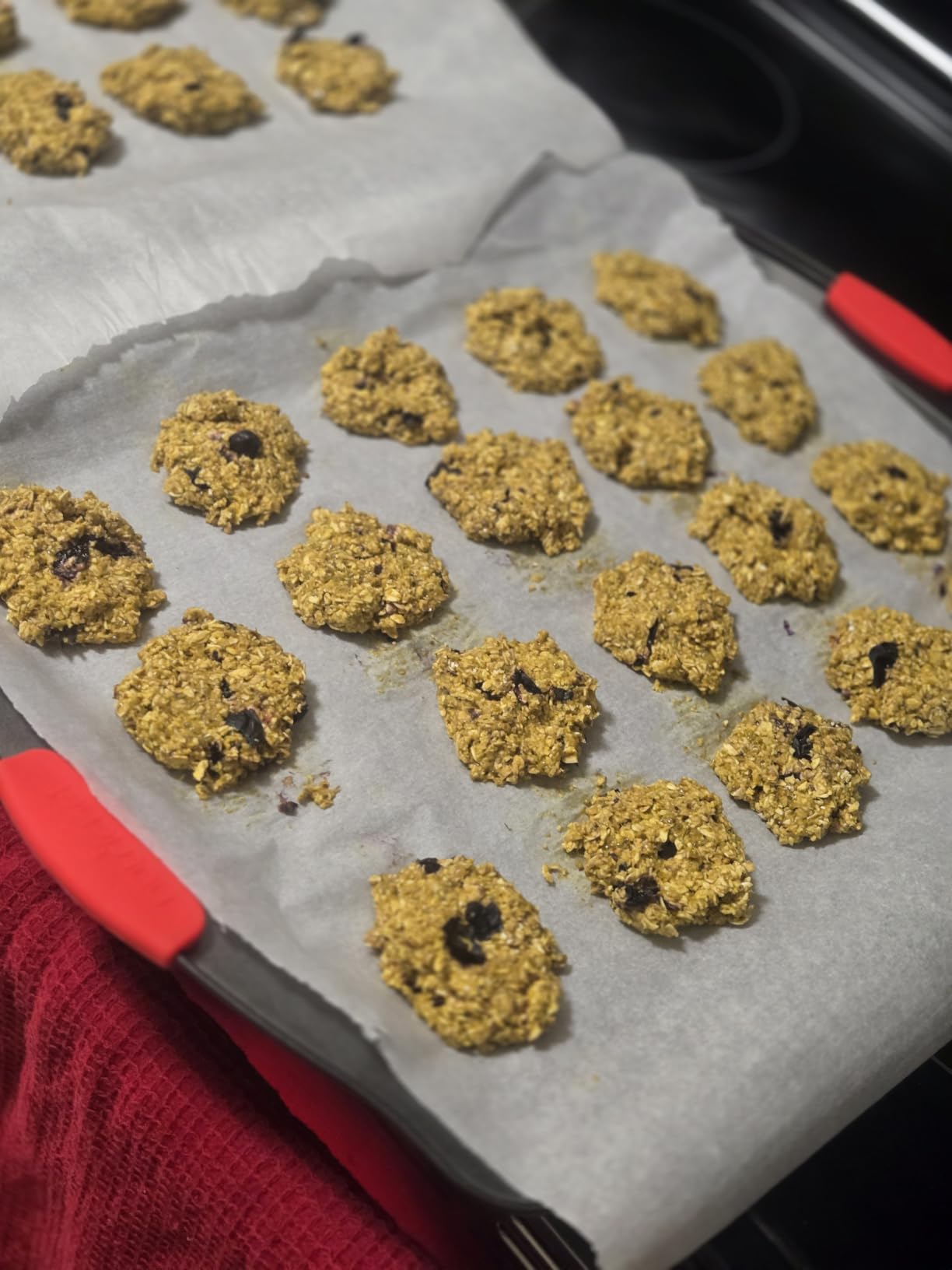 NutriChef 3-Piece Nonstick Kitchen Oven Baking Pans - Premium & Stylish Non-Stick Steel, Commercial Grade Restaurant Quality Metal Bakeware with Red Silicone Handles - Easy to Clean, NCSBS3S customer photo 2