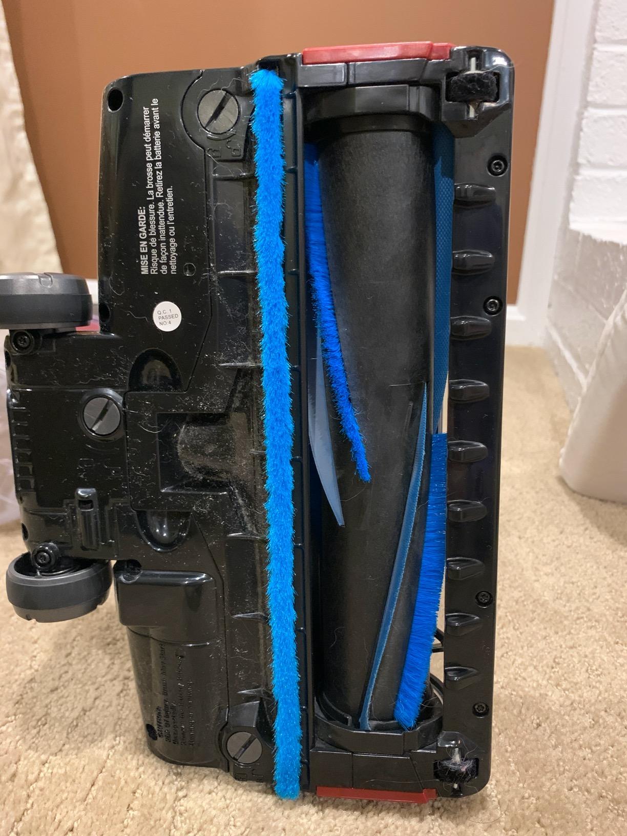 Shark Cordless Vacuum Cleaner, HEPA Filter, Lightweight, Portable, Rechargeable, Pet Hair Pickup, Removable Handheld, Crevice, Upholstery & Dusting Brush Included, 40-min runtime, Red, IZ362H customer photo 2