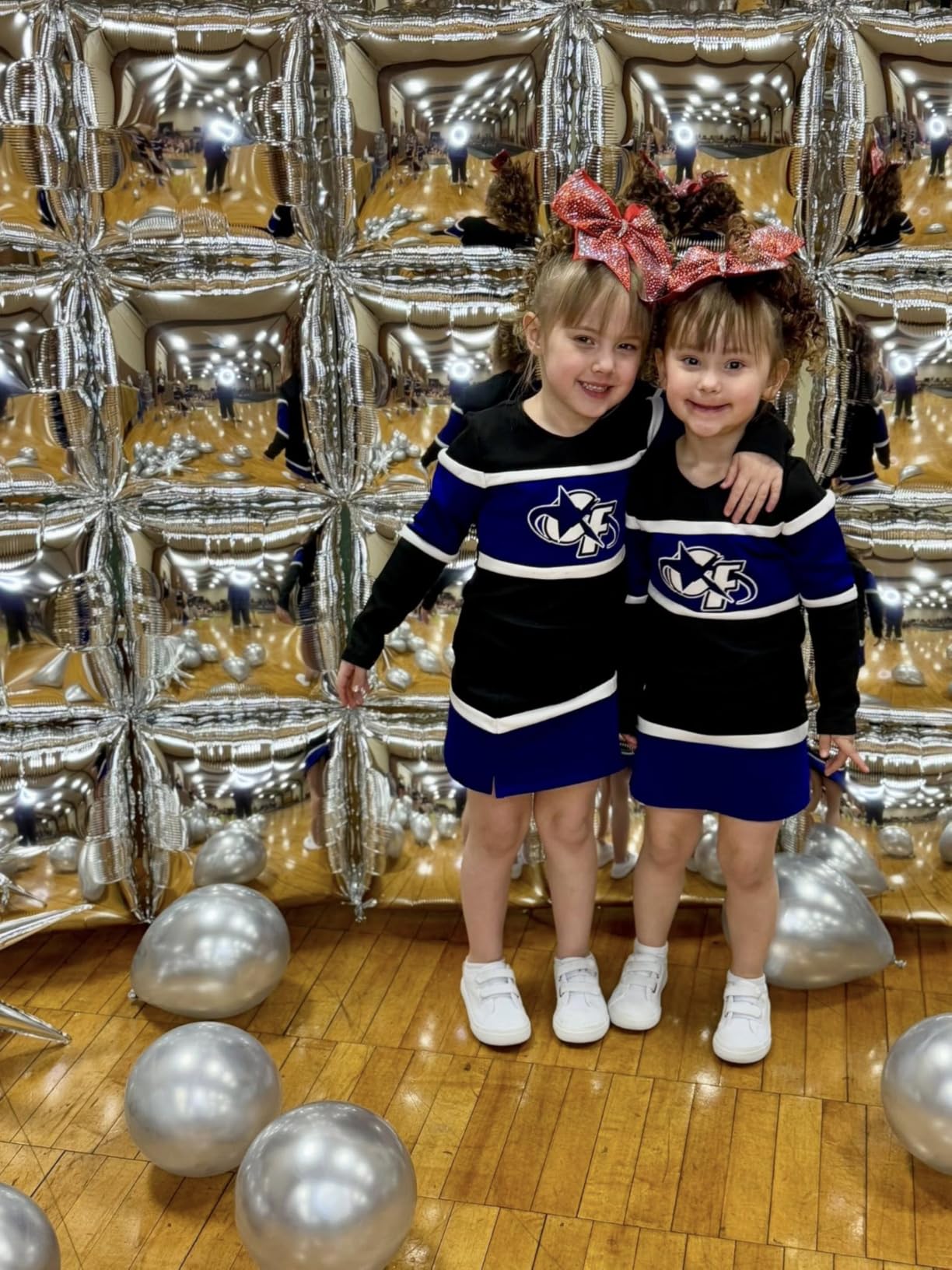 Sensyne 10'' Ring Light with 50'' Extendable Tripod Stand, LED Circle Lights with Phone Holder for Live Stream/Makeup/YouTube Video/TikTok, Compatible with All Phones customer photo 2