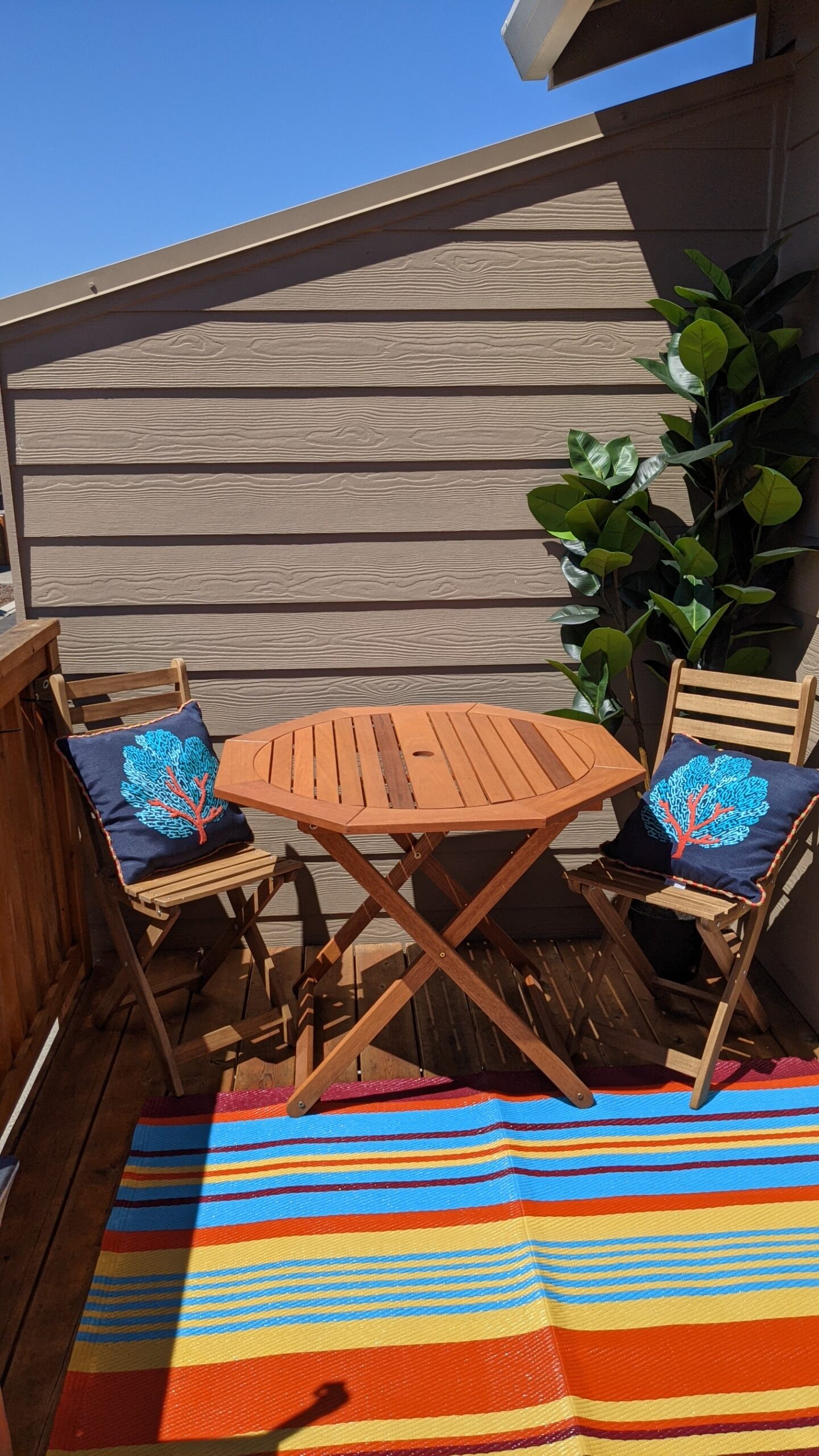 Sunnydaze Meranti Wood Folding Outdoor Table with Umbrella Hole - Foldable Patio Table for Dining & Gatherings - Teak Finish - Octagon customer photo 2