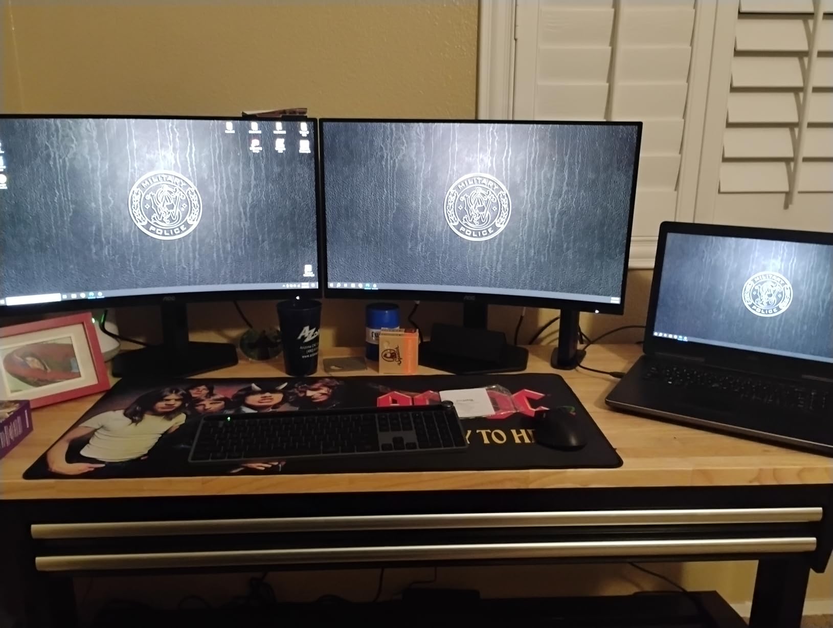 Plugable USB 3.0 and USB-C Universal Laptop Docking Station with 2 HDMI Ports for Windows, Mac (Driver Required), and ChromeOS, Gigabit Ethernet, Audio customer photo 1