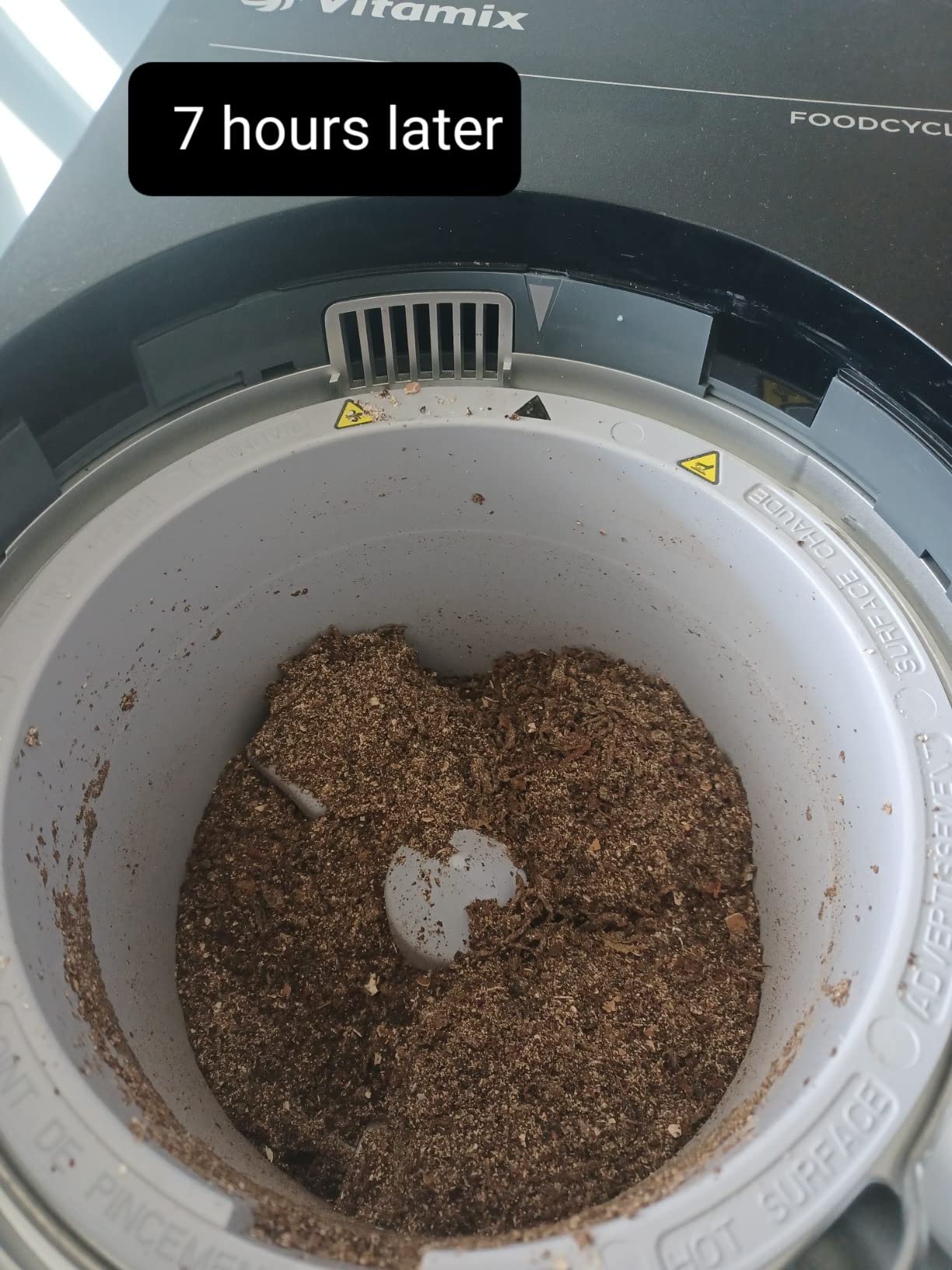 Vitamix FC-50 - Convenient Home Food Processor and Recycler - Kitchen Countertop Compost Bin Alternative - Electric Waste Disposer - Odorless Garbage Disposal - 2.5L Capacity customer photo 1