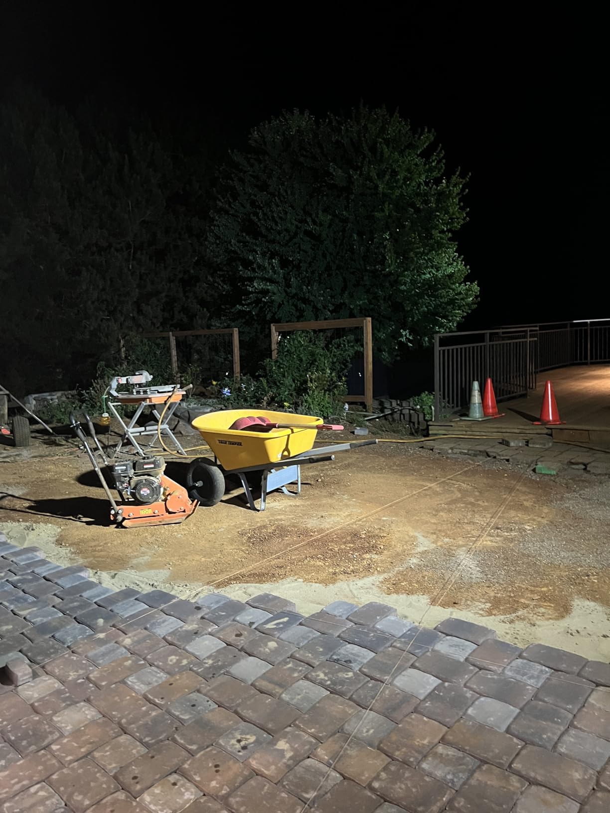 SuperHandy Plate Compactor Rammer 7 HP Gas Engine 4200-Pounds of Compaction Force Rammer Jumping Jack Tamper 20 × 15 Inch Plate for Paving Landscapes Sidewalks Patios EPA/CARB Compliant customer photo 1