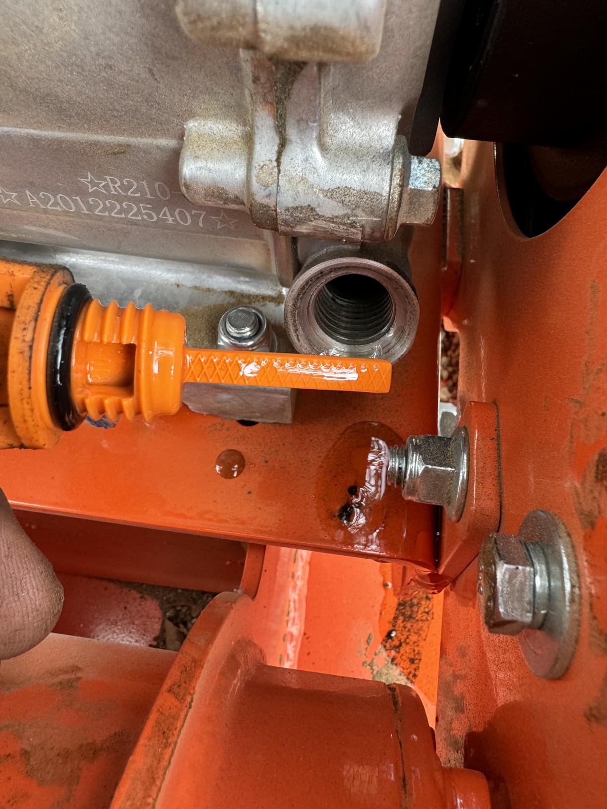 SuperHandy Plate Compactor Rammer 7 HP Gas Engine 4200-Pounds of Compaction Force Rammer Jumping Jack Tamper 20 × 15 Inch Plate for Paving Landscapes Sidewalks Patios EPA/CARB Compliant customer photo 2