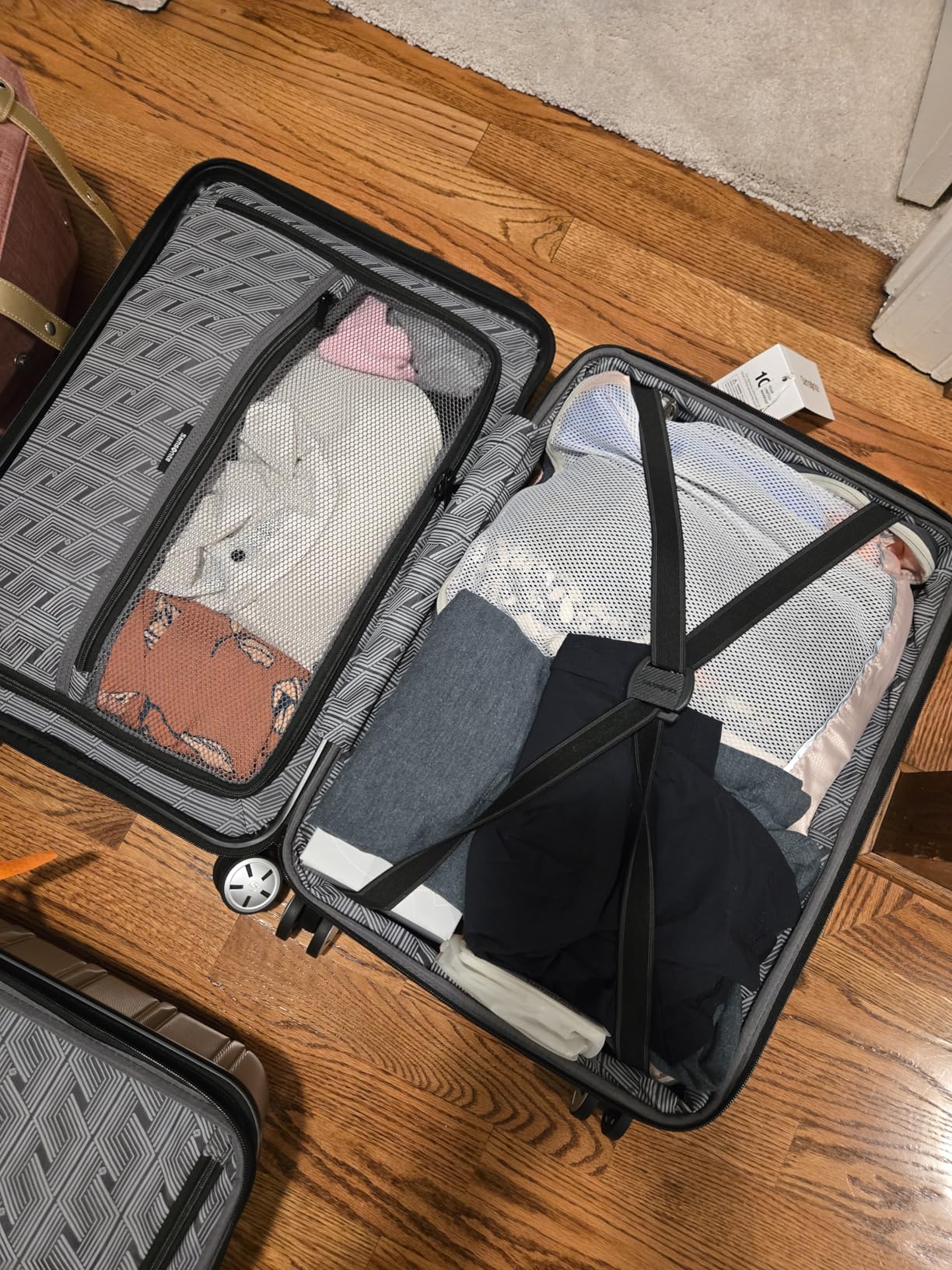 Samsonite Omni 2 Hardside Expandable Luggage with Spinner Wheels, 3-Piece Set (19/24/28), Artic Silver customer photo 2