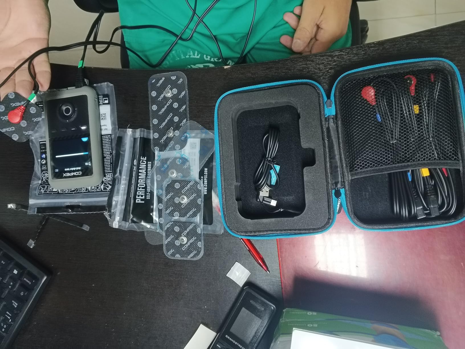 Compex Performance 3.0 Muscle Stimulator with TENS Kit - 6 Programs - Helps facilitate and Improve Muscle Performance customer photo 2