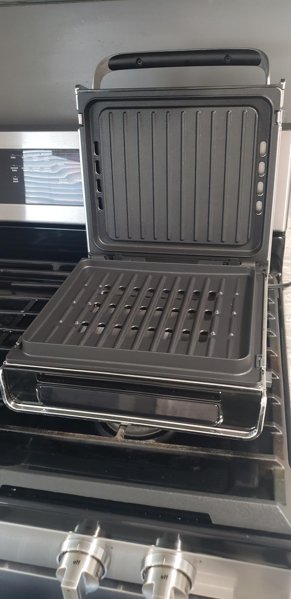 George Foreman Smokeless - Digital Smart Select, Family Size (4-6 Servings), Stainless Steel, GRD6090B customer photo 1