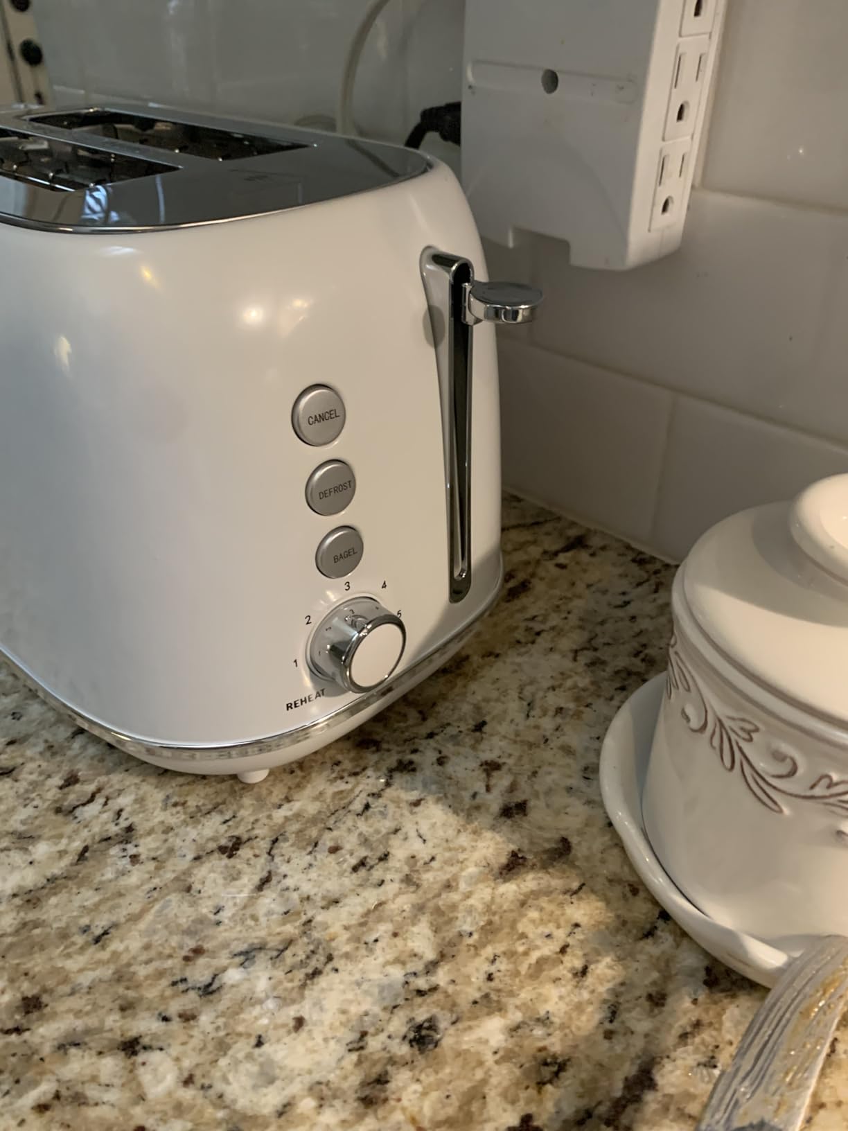 Keenstone Toaster 2 Slice, Retro Wide Slot Stainless Steel Toaster with 6 Browning Levels, Reheat & Defrost, for Bagel, Toast, Bread, Kitchen Essentials, Removable Crumb Tray, White customer photo 2