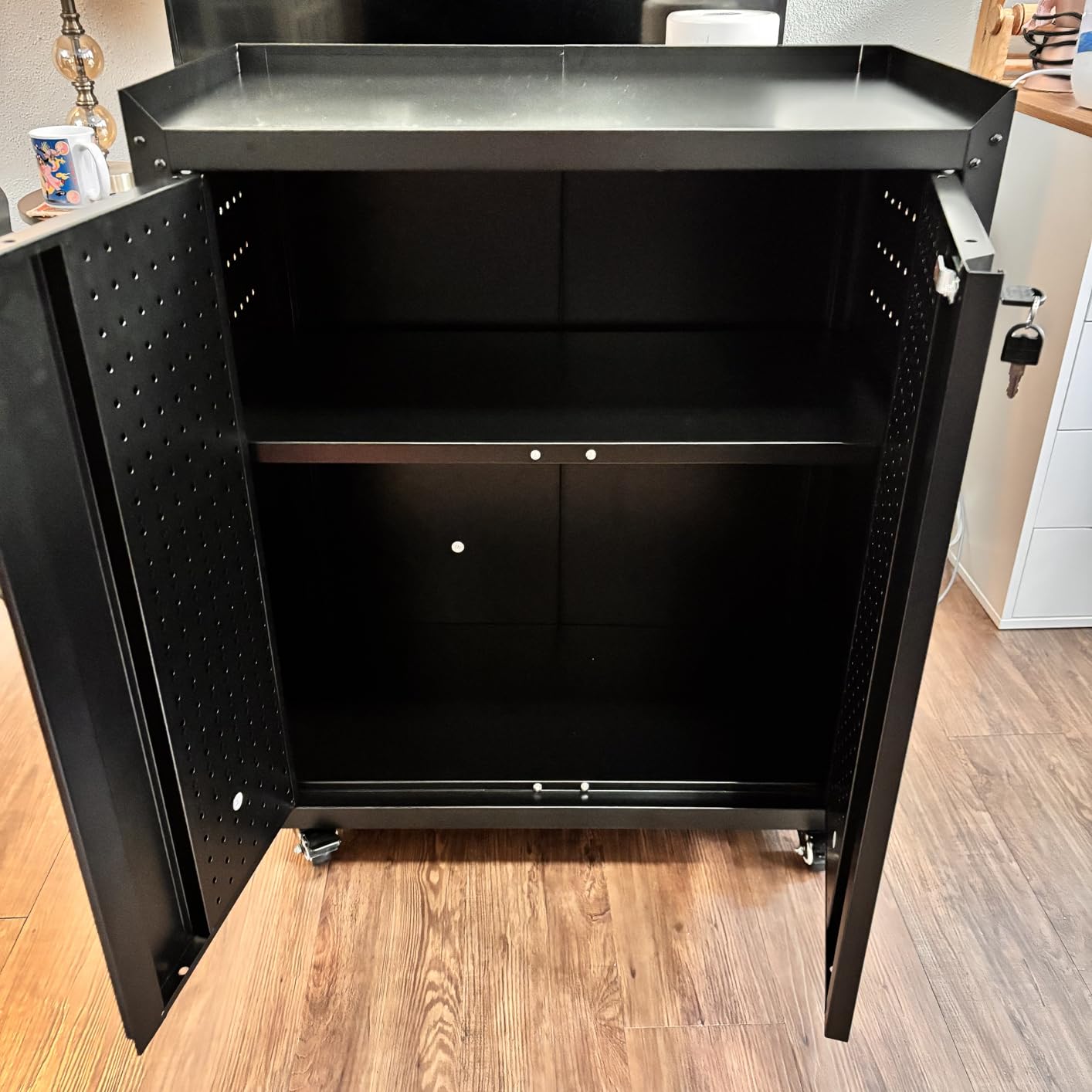 Aobabo Garage Storage Cabinet with Door Pegboard,Lockable Metal Storage Cabinet with 5 Adjustable Shelves for Garage Home,Required Assembly,Black customer photo 1