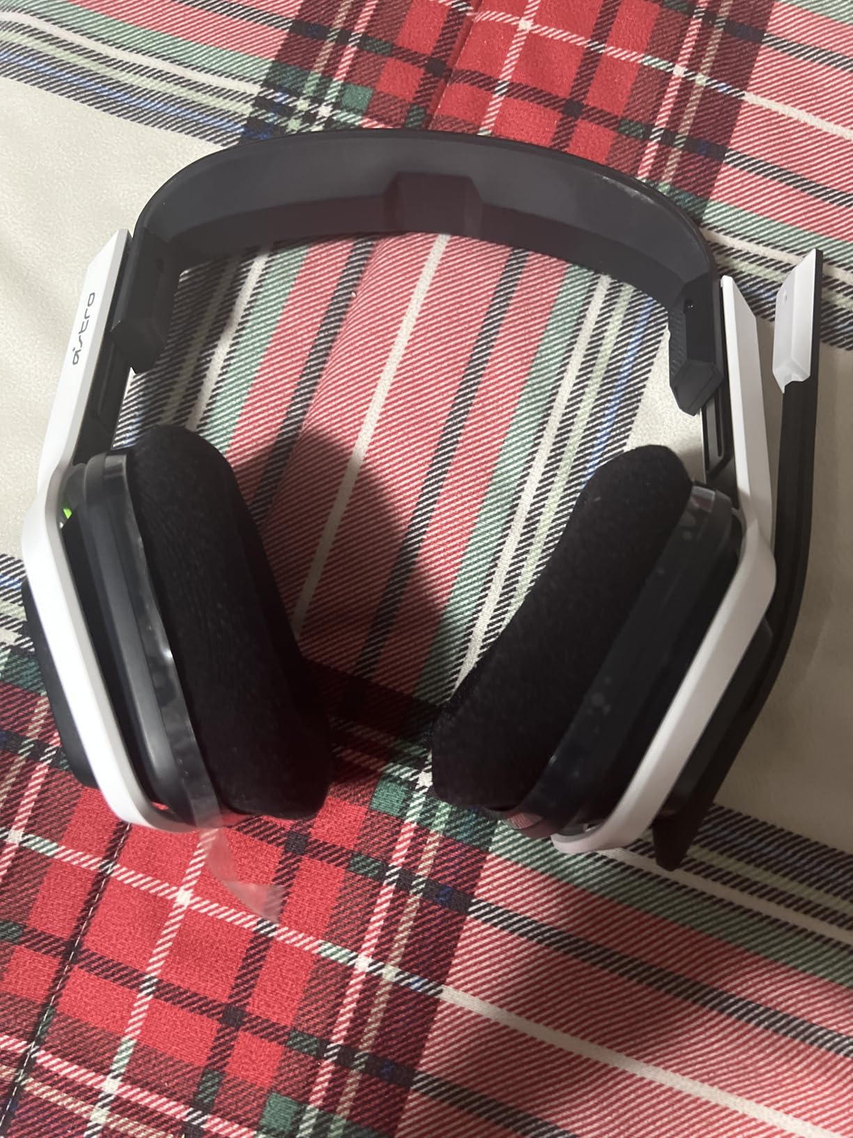 ASTRO Gaming A20 Wireless Headset Gen 2 - Compatible with PlayStation 4 & 5 / PC/Mac - White/Blue customer photo 1