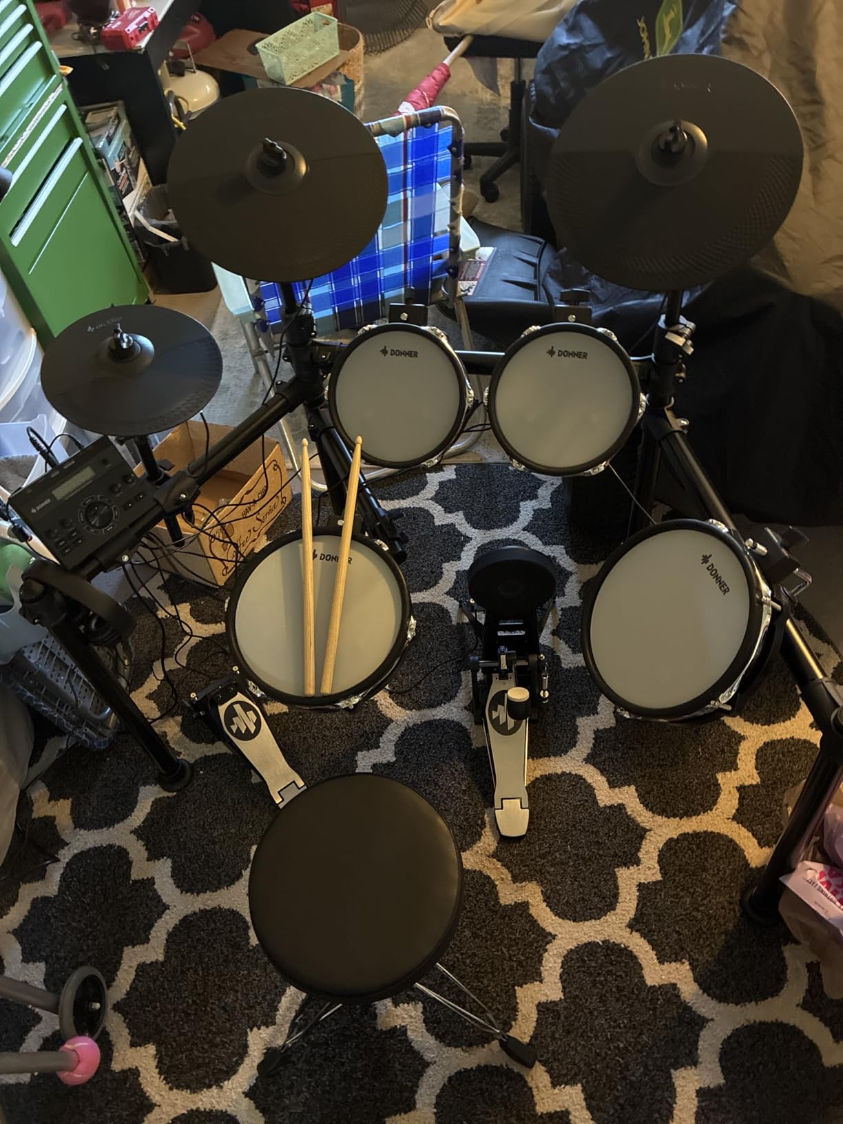 Donner DED-200 Electric Drum Sets with Quiet Mesh Drum Pads, 2 Cymbals w/Choke, 31 Kits and 450+ Sounds, Throne, Headphones, Sticks, USB MIDI, Melodics Lessons (5 Pads, 3 Cymbals) customer photo 2